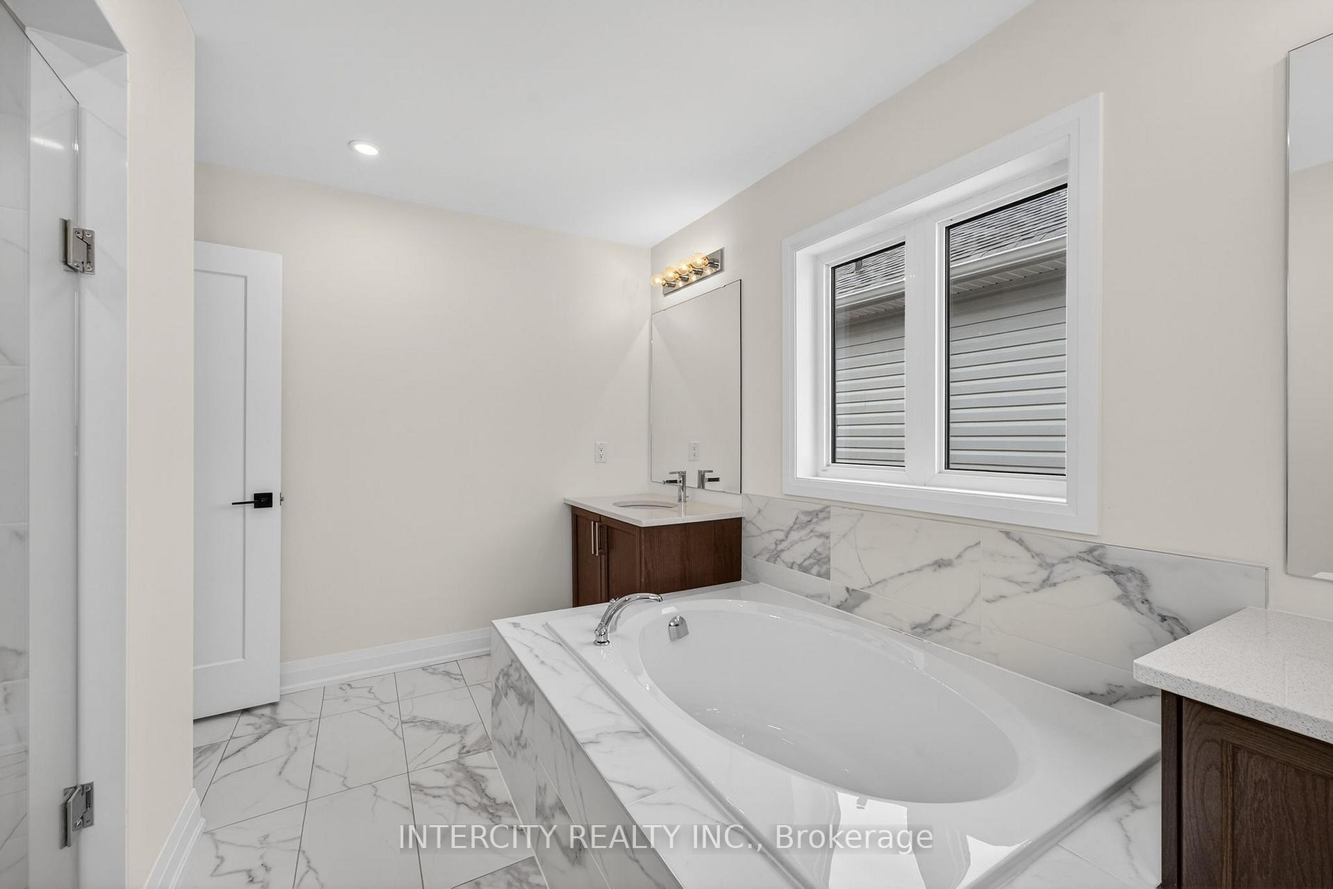 Photo 40 of 30 Legacy Circle, Wasaga Beach — HOMEH