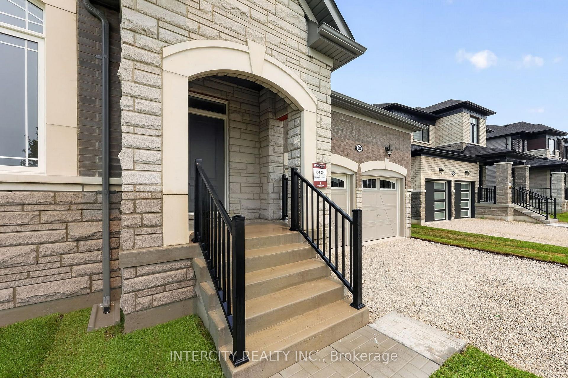 Photo 4 of 38 Legacy Circle, Wasaga Beach — HOMEH