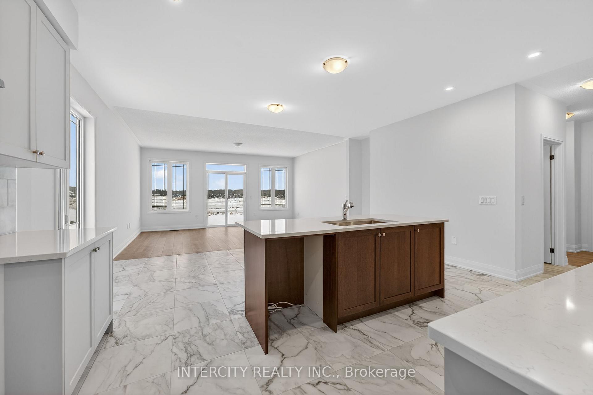 Photo 20 of 38 Legacy Circle, Wasaga Beach — HOMEH