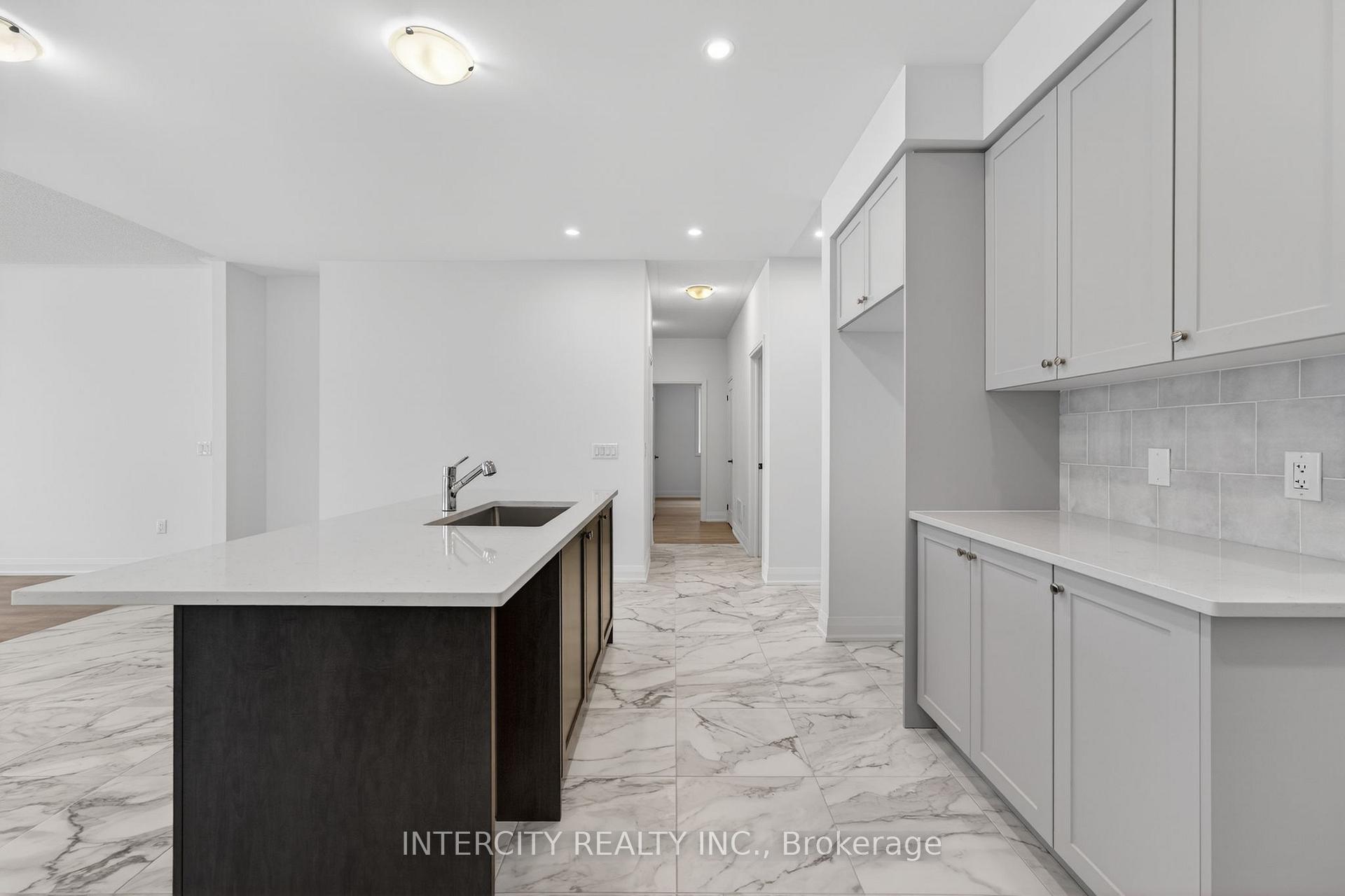 Photo 21 of 38 Legacy Circle, Wasaga Beach — HOMEH