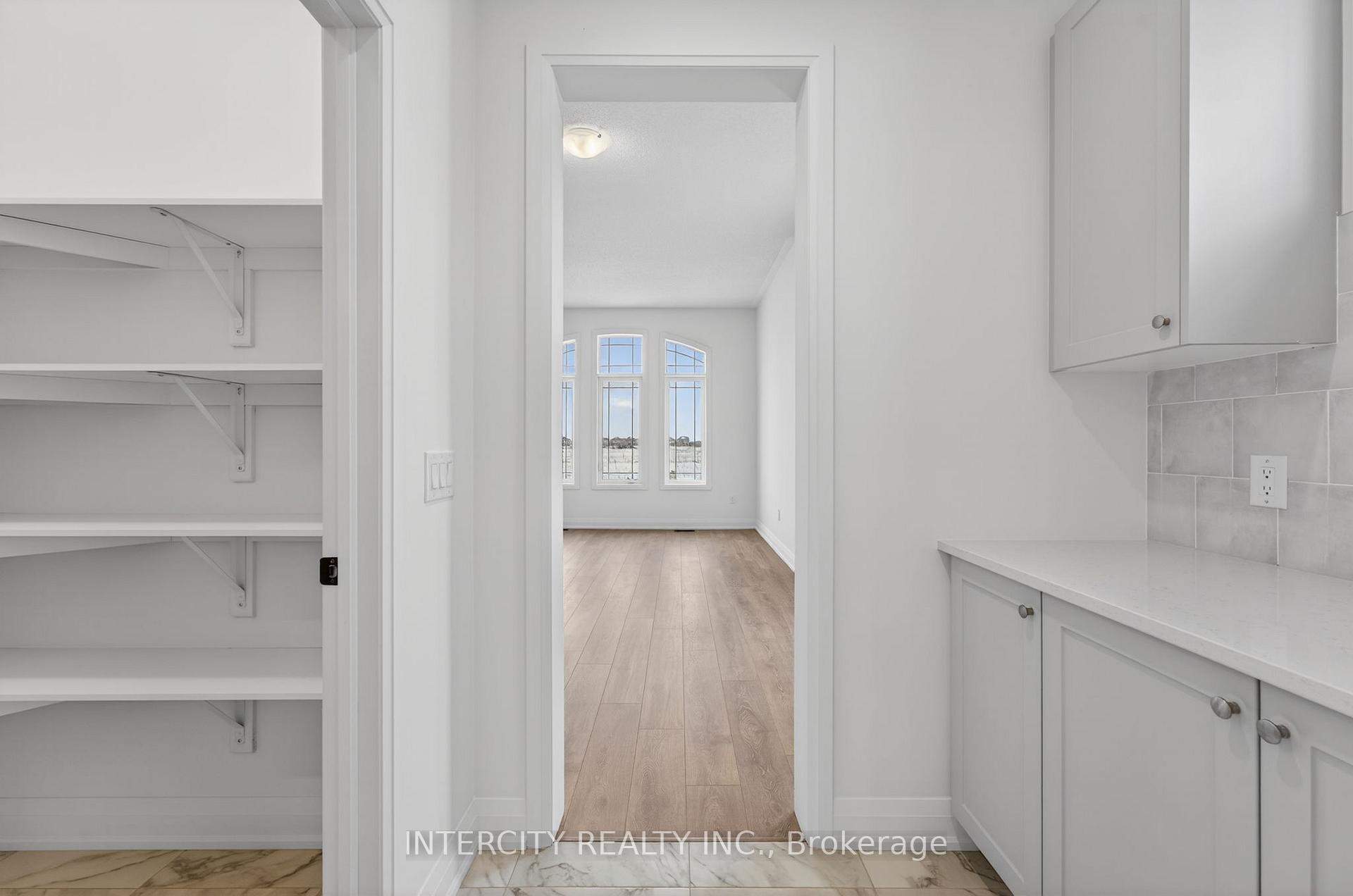 Photo 22 of 38 Legacy Circle, Wasaga Beach — HOMEH