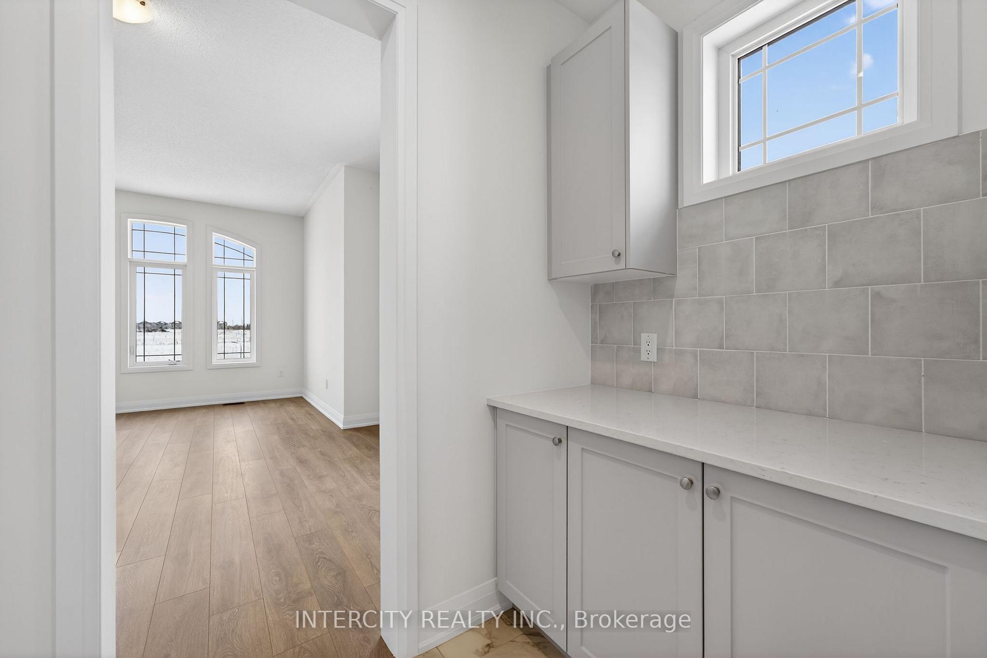 Photo 23 of 38 Legacy Circle, Wasaga Beach — HOMEH