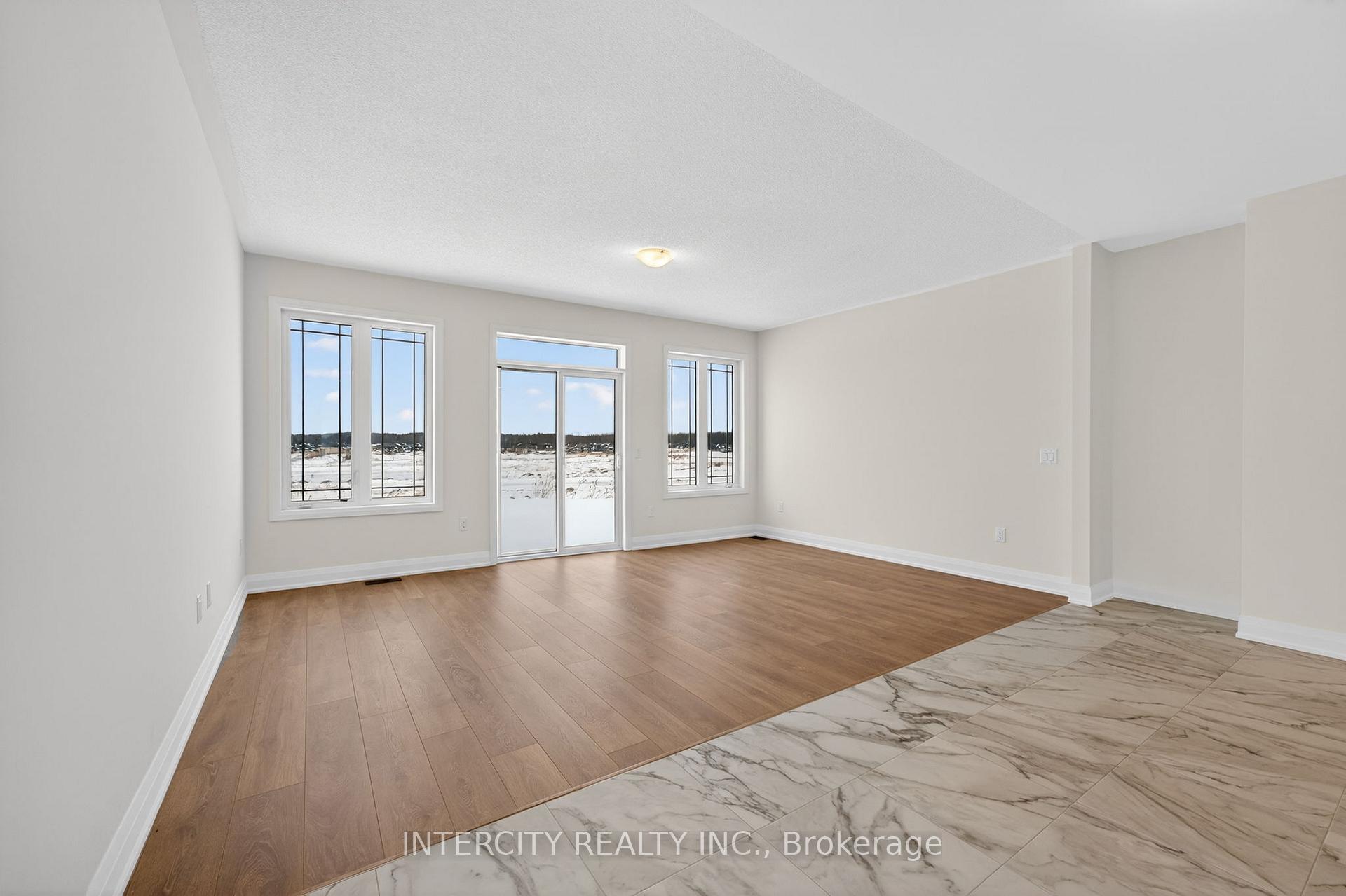 Photo 25 of 38 Legacy Circle, Wasaga Beach — HOMEH
