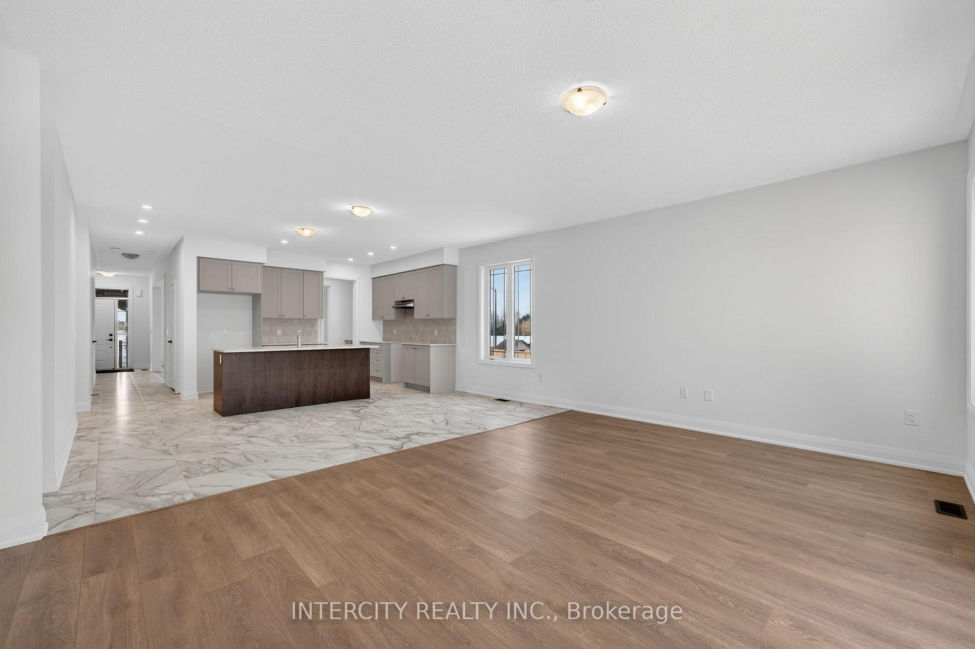 Photo 29 of 38 Legacy Circle, Wasaga Beach — HOMEH