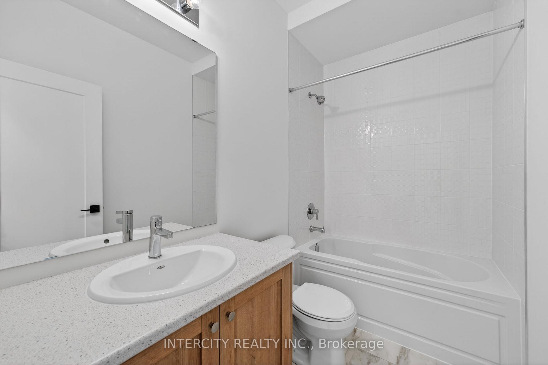 Photo 32 of 38 Legacy Circle, Wasaga Beach — HOMEH