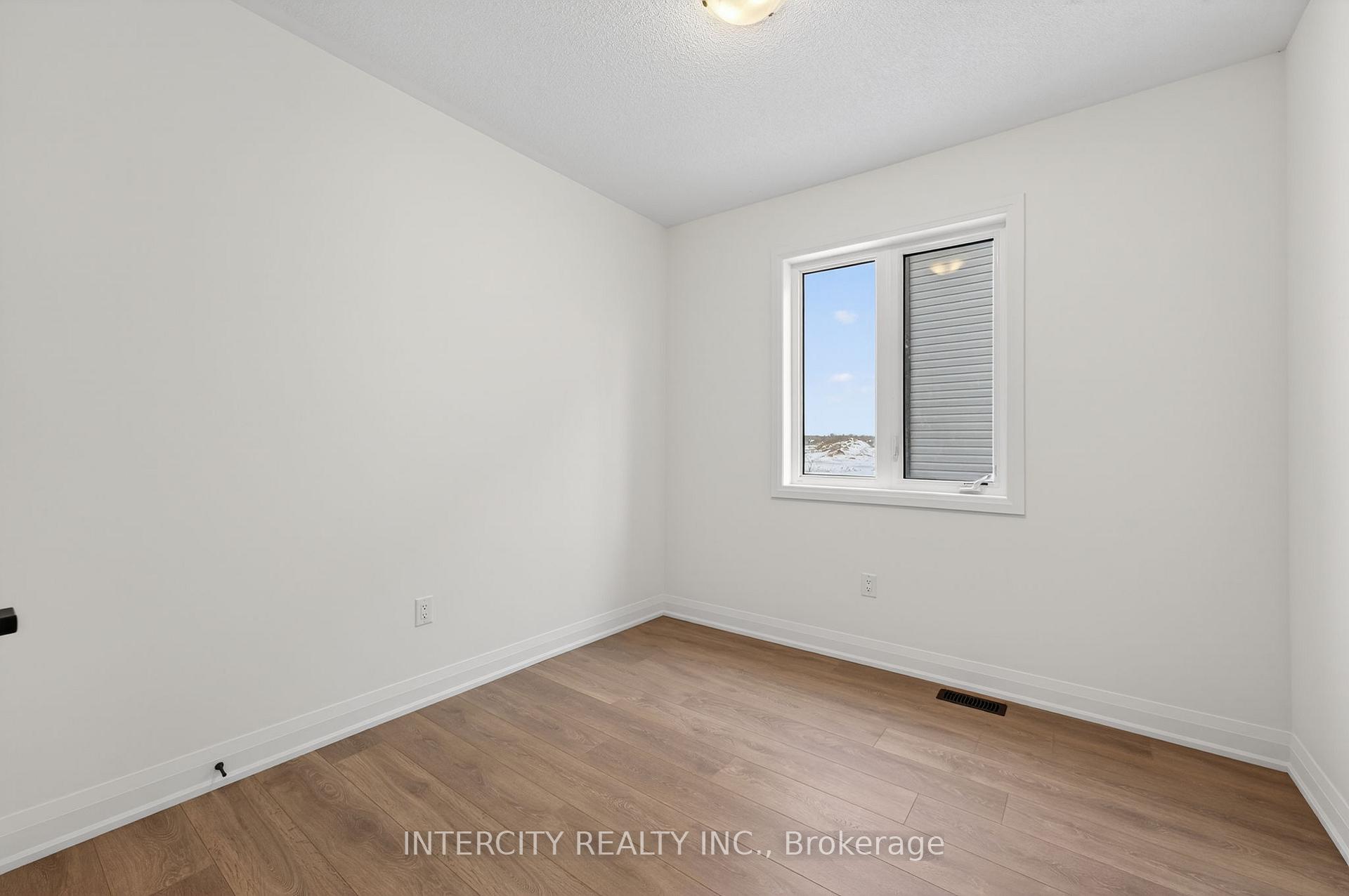 Photo 35 of 38 Legacy Circle, Wasaga Beach — HOMEH