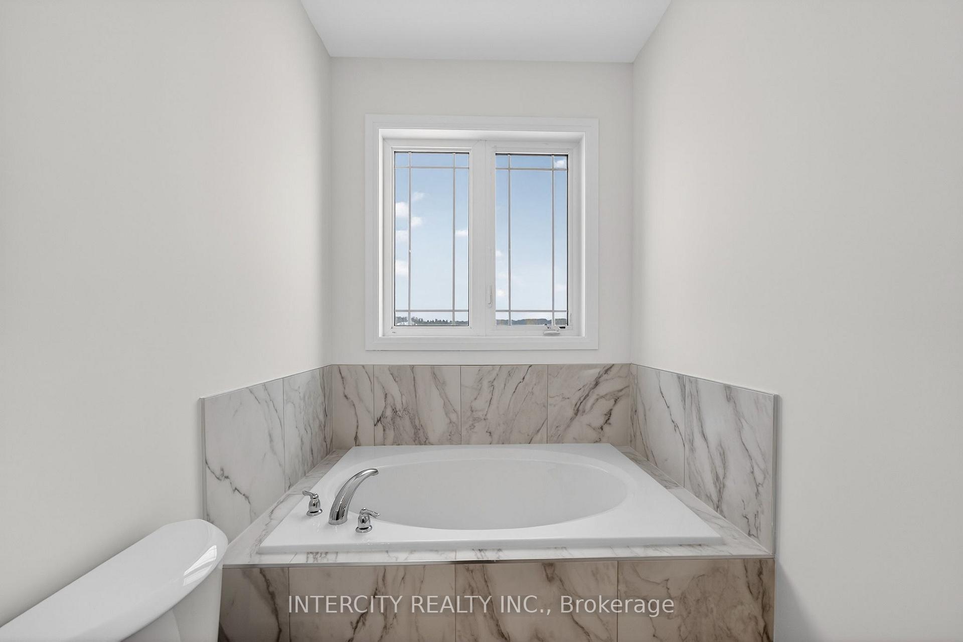 Photo 43 of 38 Legacy Circle, Wasaga Beach — HOMEH