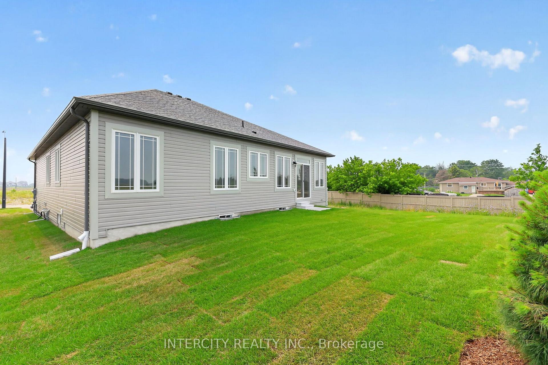 Photo 49 of 38 Legacy Circle, Wasaga Beach — HOMEH