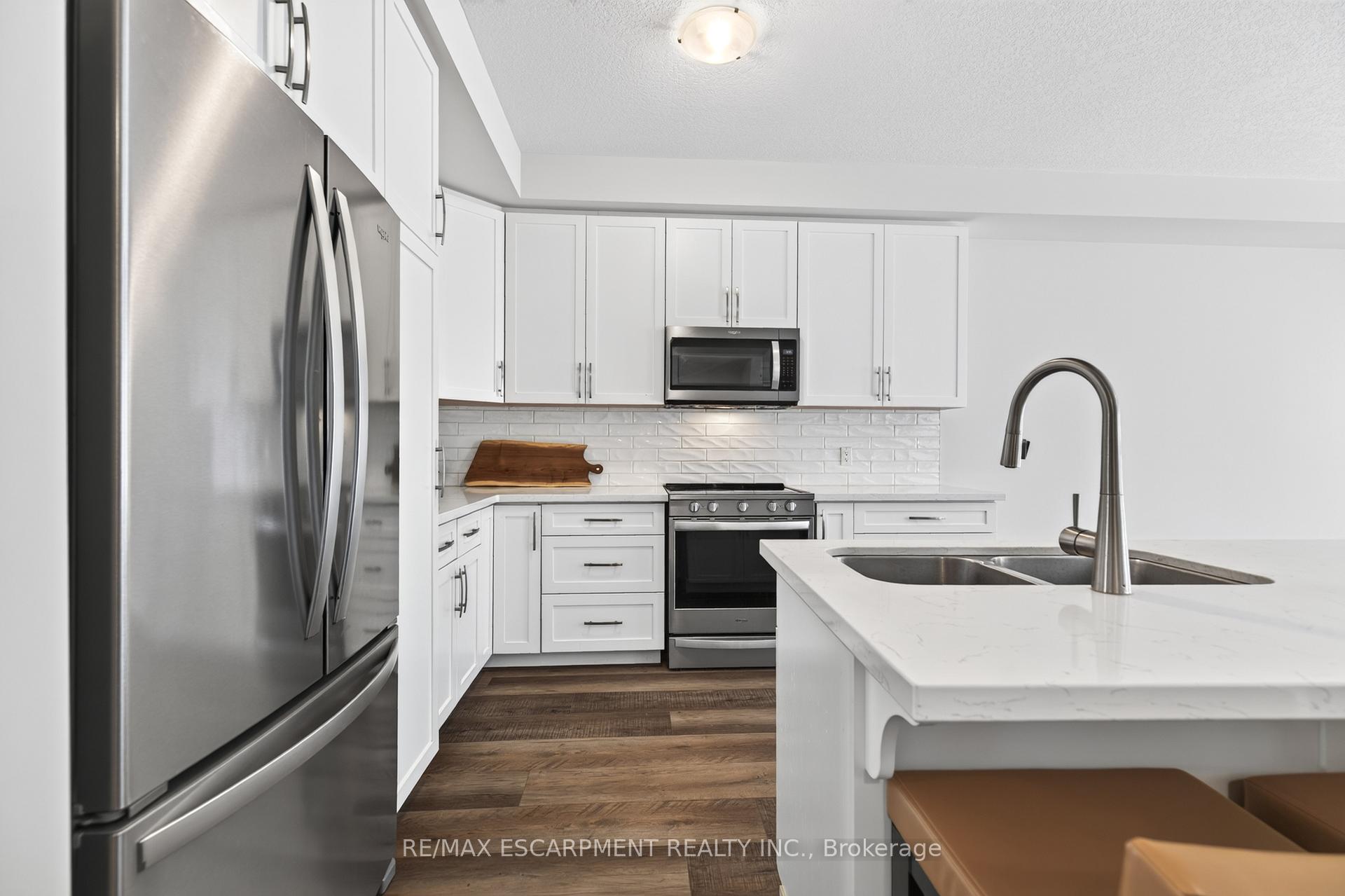 Photo 10 of 26 Granite Ridge Trail, Hamilton, Waterdown — HOMEH