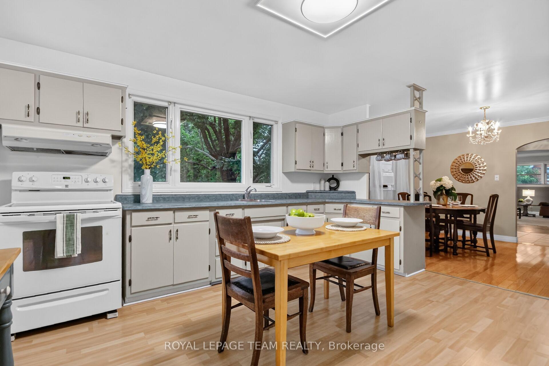 Photo 17 of 1003 St. Peter Street, Ottawa, Cumberland Village — HOMEH