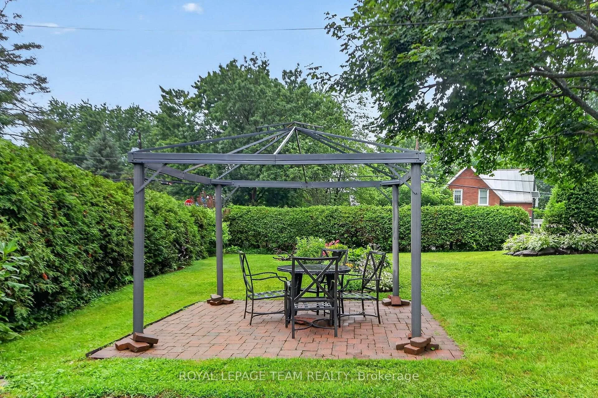 Photo 2 of 1003 St. Peter Street, Ottawa, Cumberland Village — HOMEH