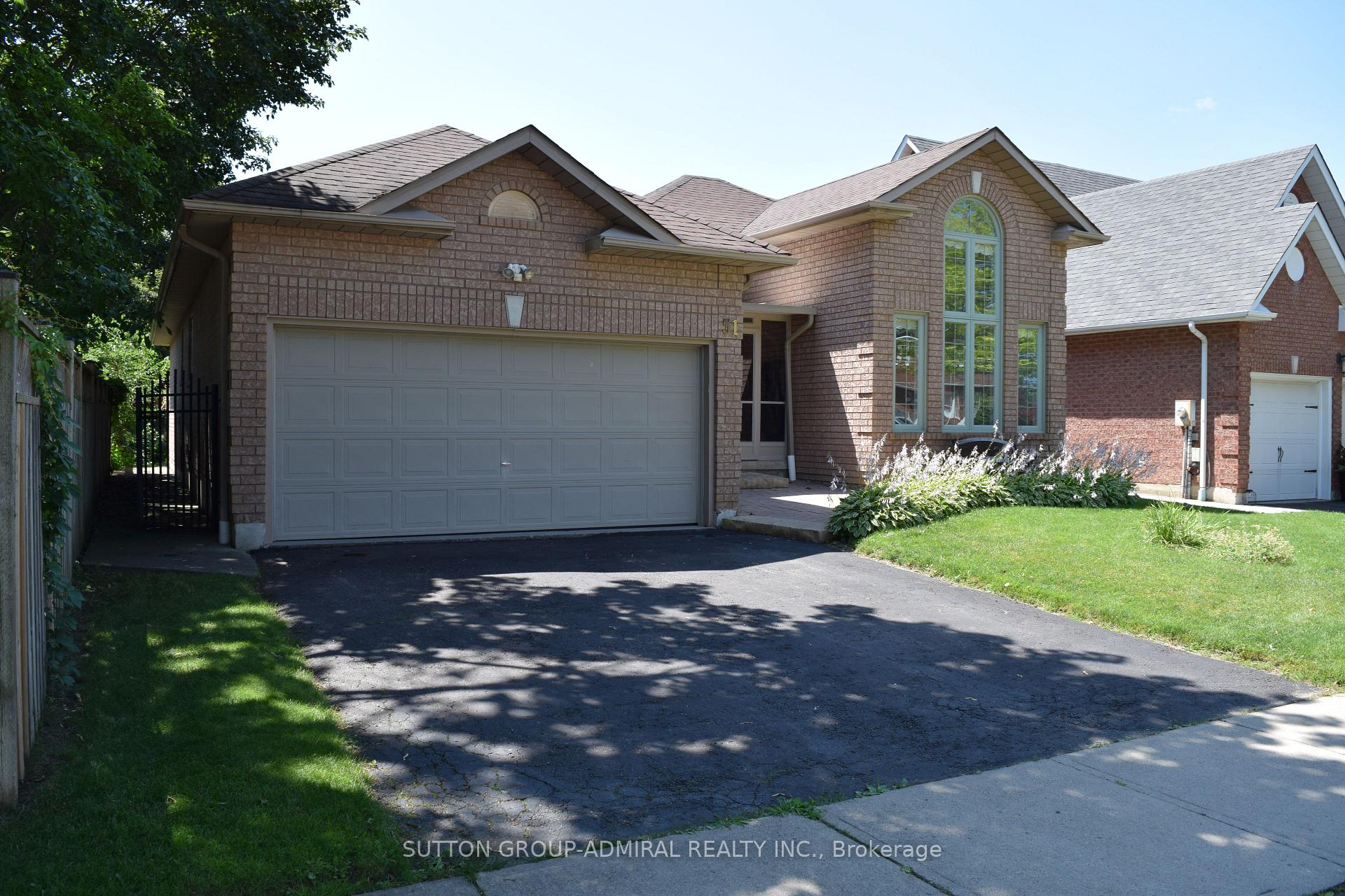 Photo 2 of 51 Daines Drive, Whitby, Rolling Acres — HOMEH
