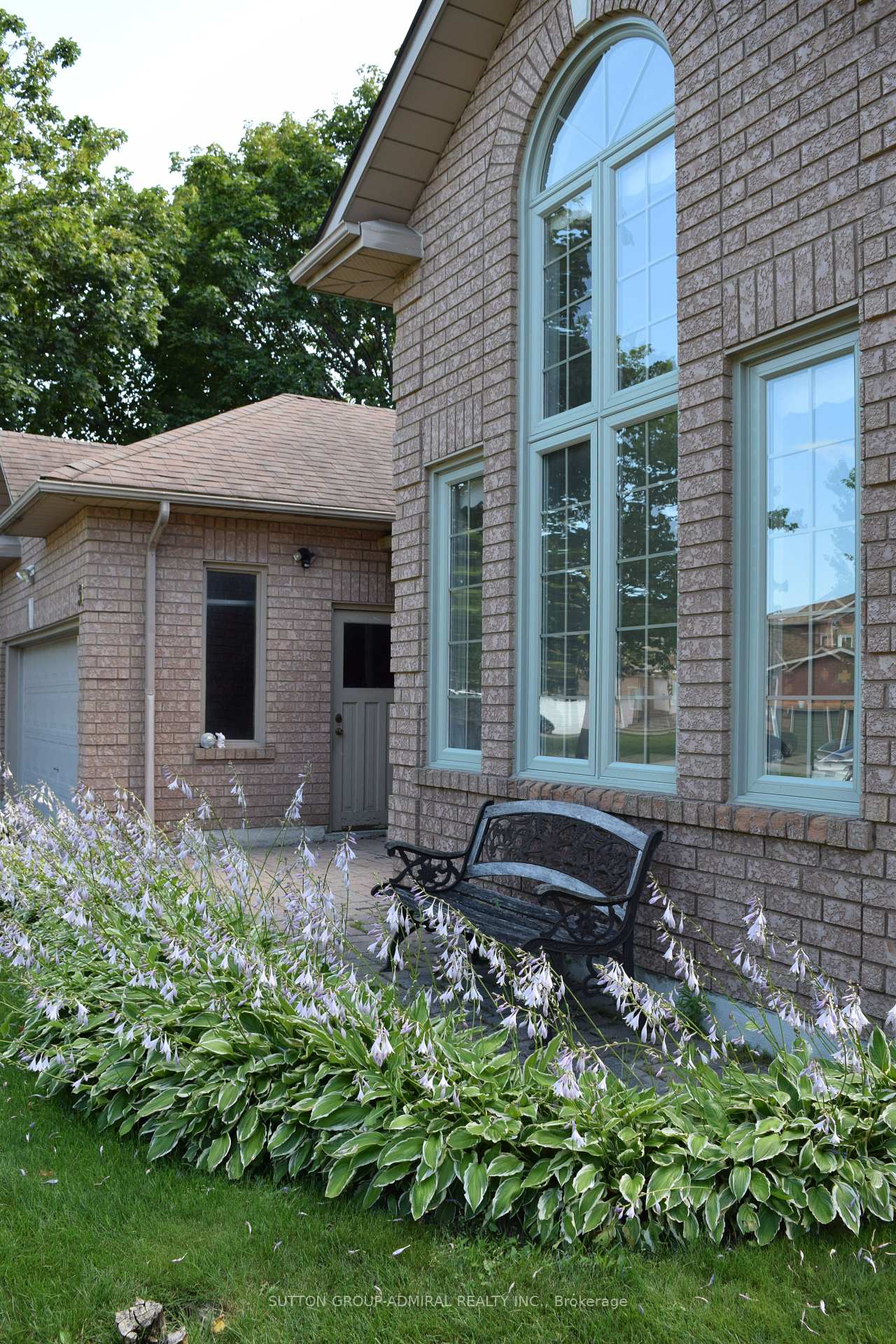 Photo 4 of 51 Daines Drive, Whitby, Rolling Acres — HOMEH