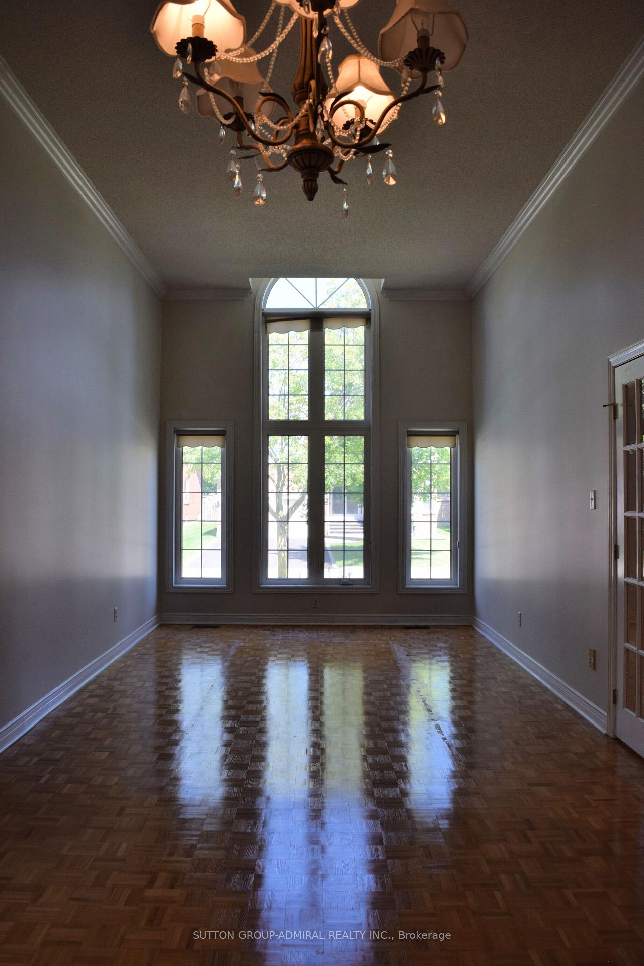 Photo 8 of 51 Daines Drive, Whitby, Rolling Acres — HOMEH