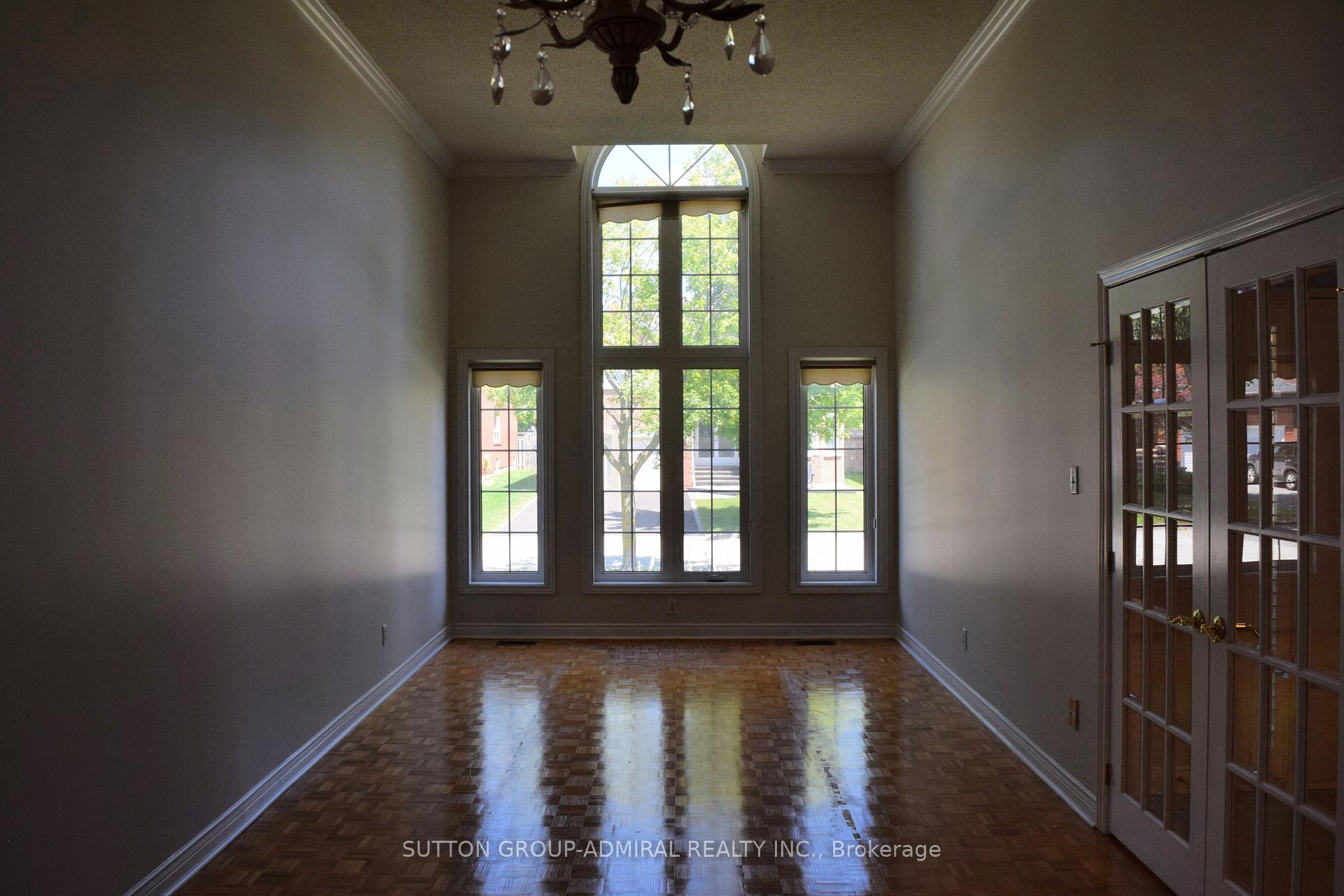 Photo 9 of 51 Daines Drive, Whitby, Rolling Acres — HOMEH