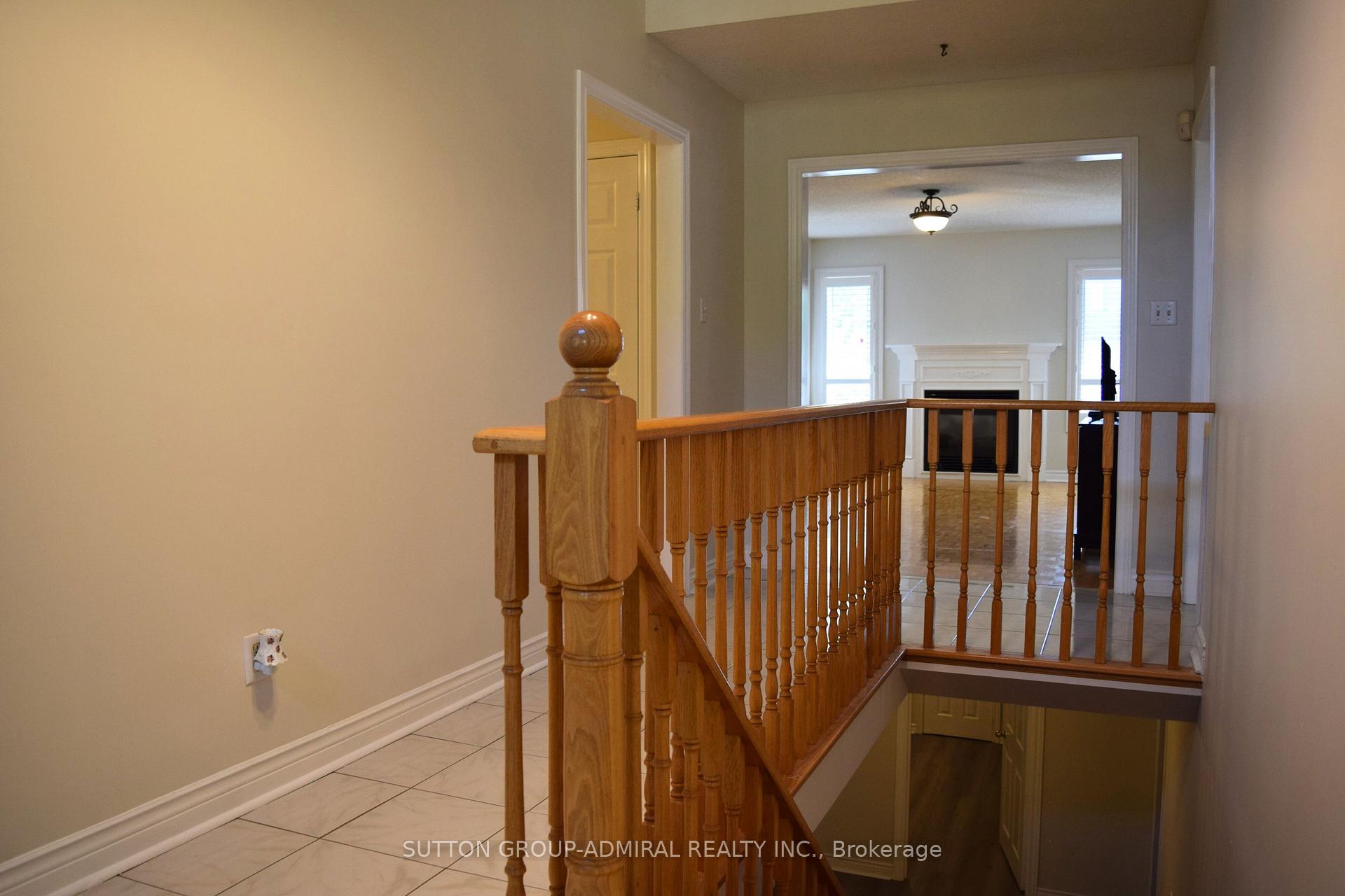 Photo 11 of 51 Daines Drive, Whitby, Rolling Acres — HOMEH