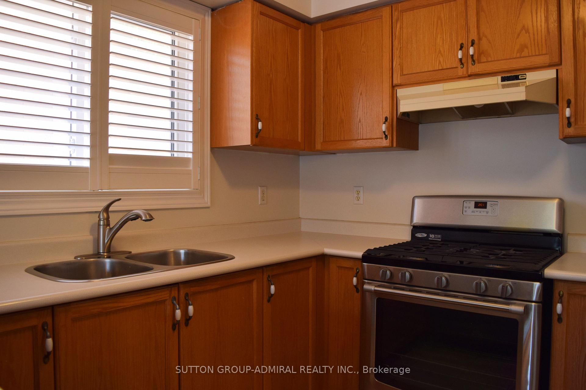 Photo 16 of 51 Daines Drive, Whitby, Rolling Acres — HOMEH