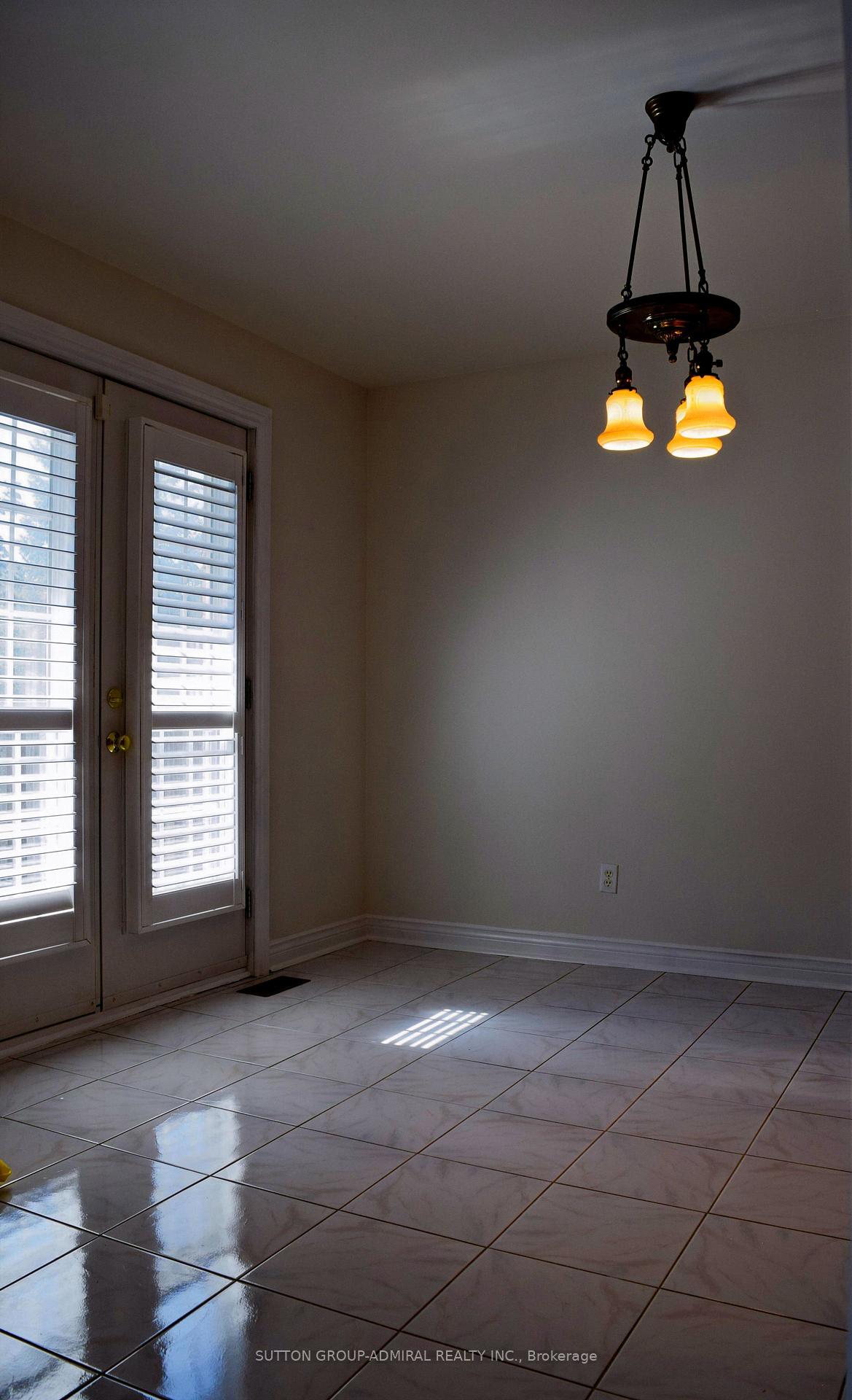 Photo 20 of 51 Daines Drive, Whitby, Rolling Acres — HOMEH