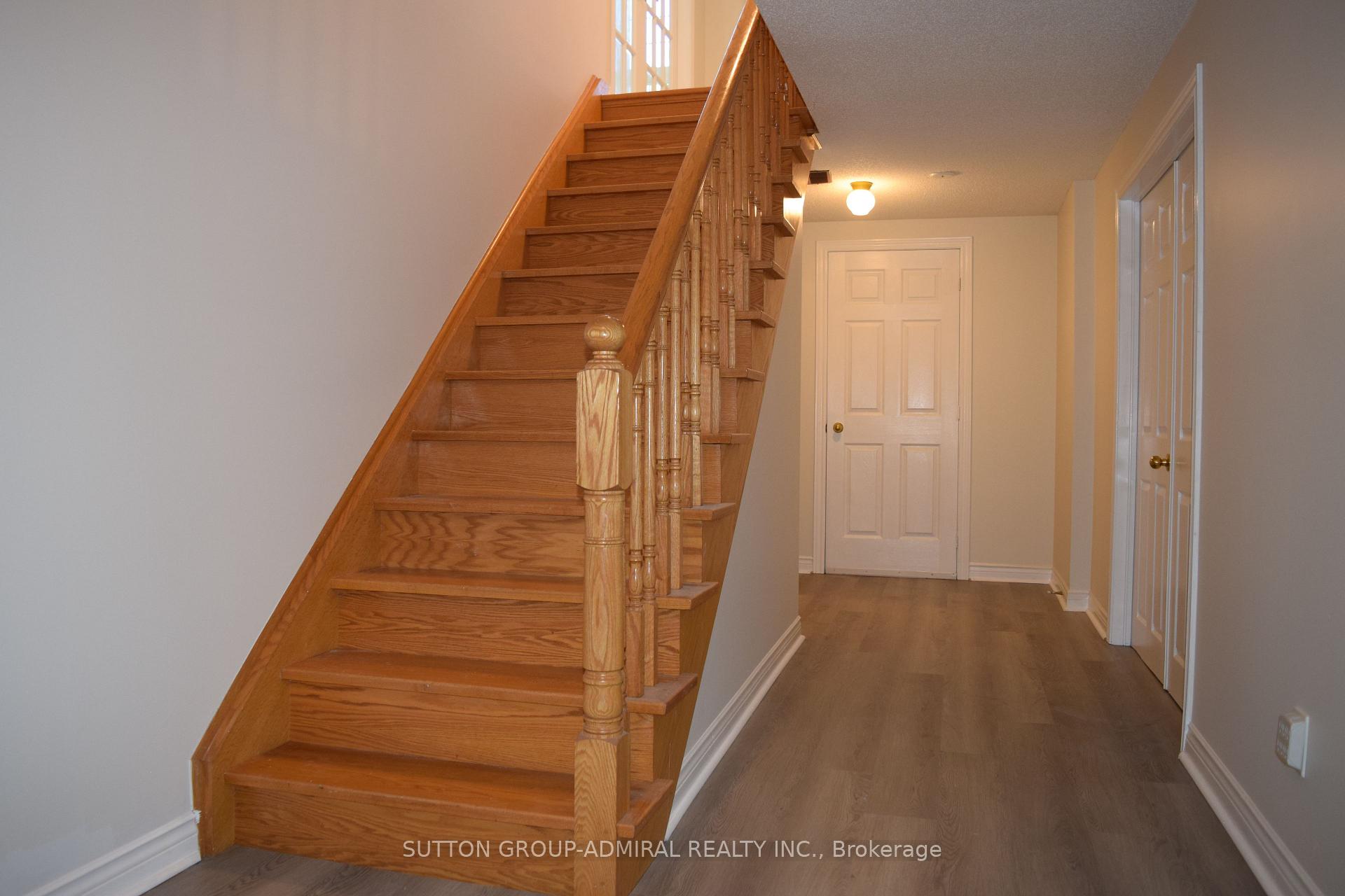 Photo 33 of 51 Daines Drive, Whitby, Rolling Acres — HOMEH