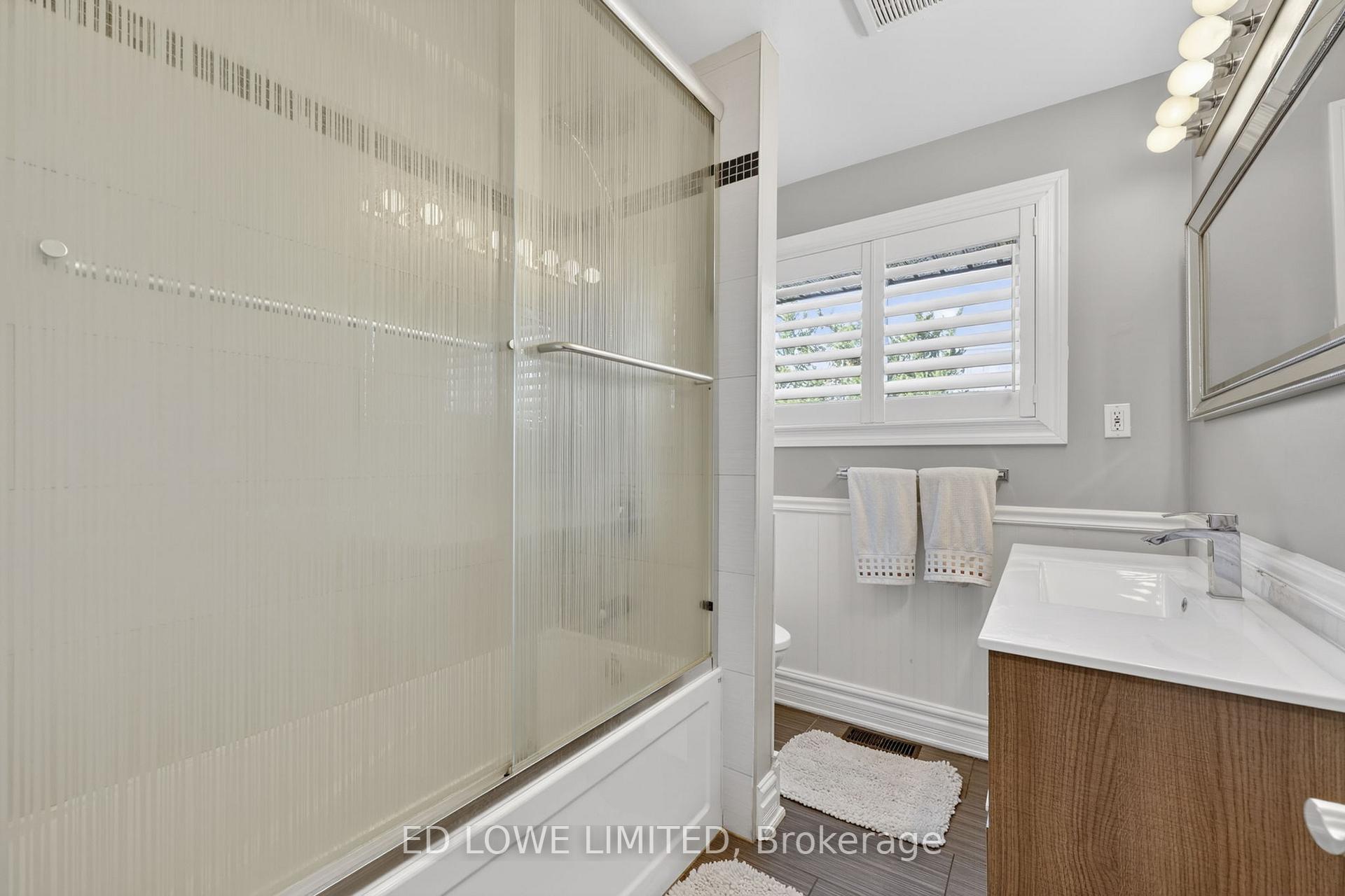 Photo 25 of 7 Howard Crescent, Barrie, Wellington — HOMEH