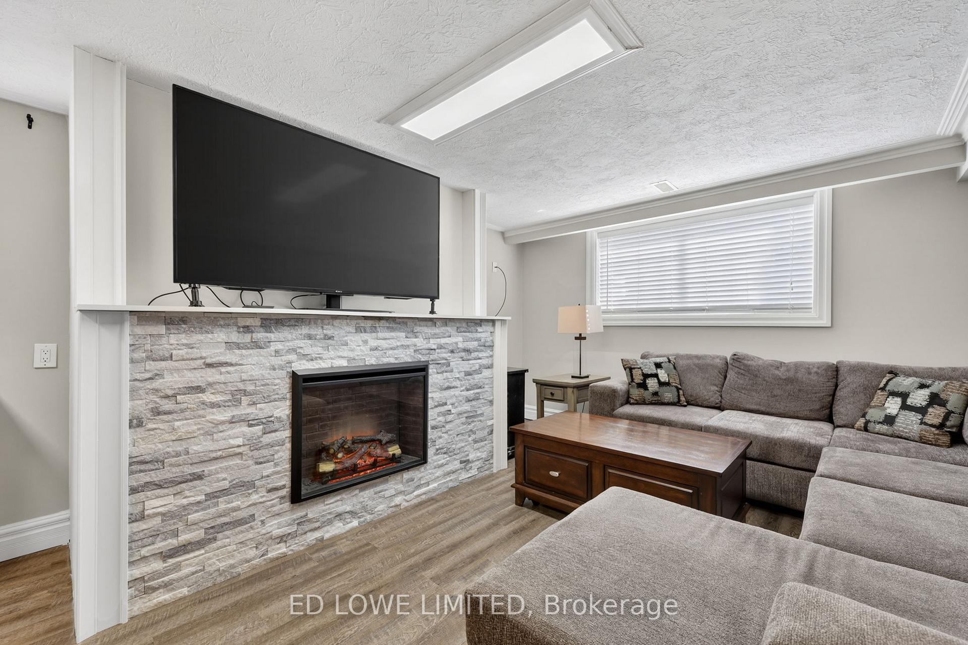 Photo 26 of 7 Howard Crescent, Barrie, Wellington — HOMEH