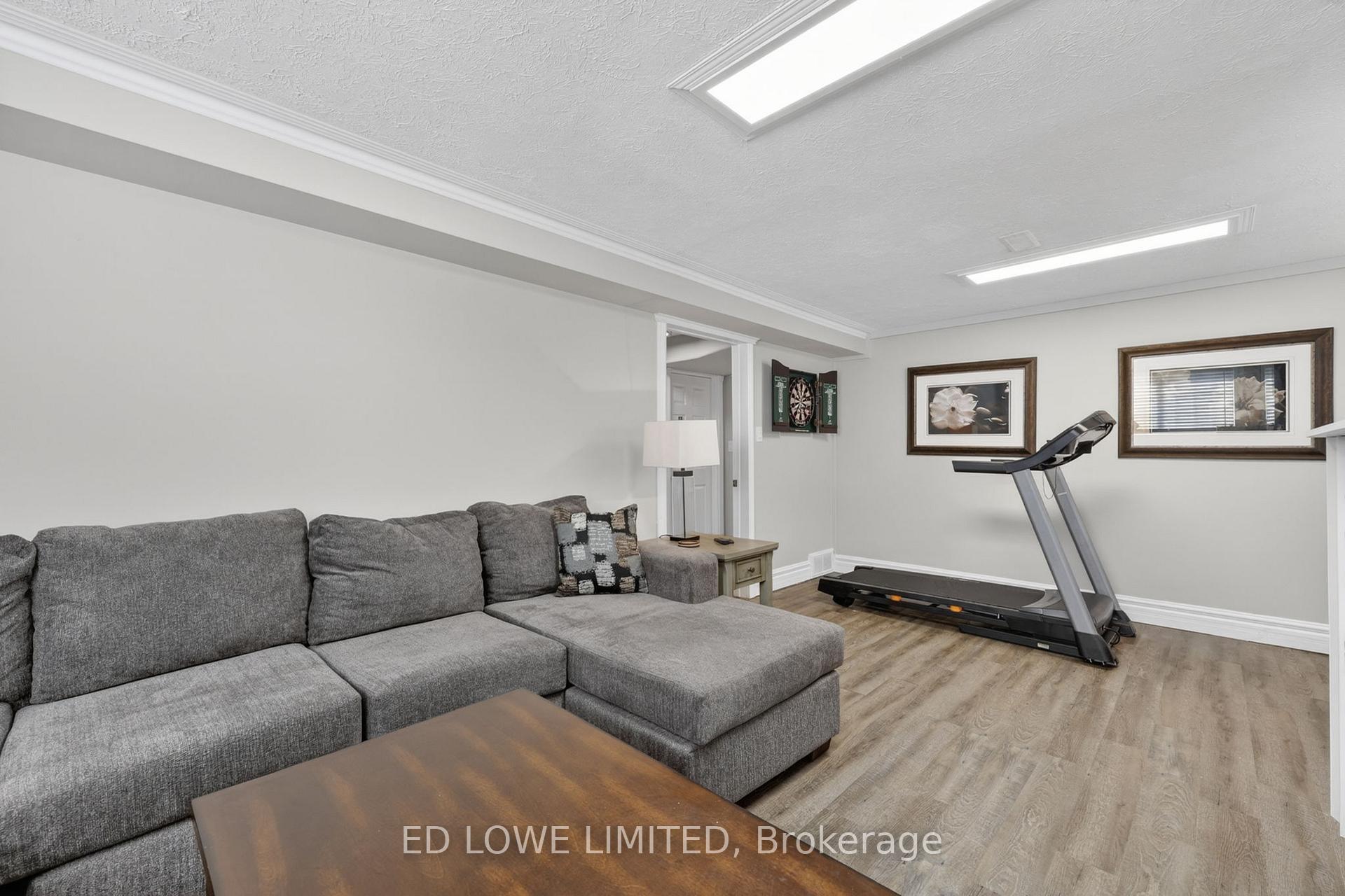 Photo 28 of 7 Howard Crescent, Barrie, Wellington — HOMEH