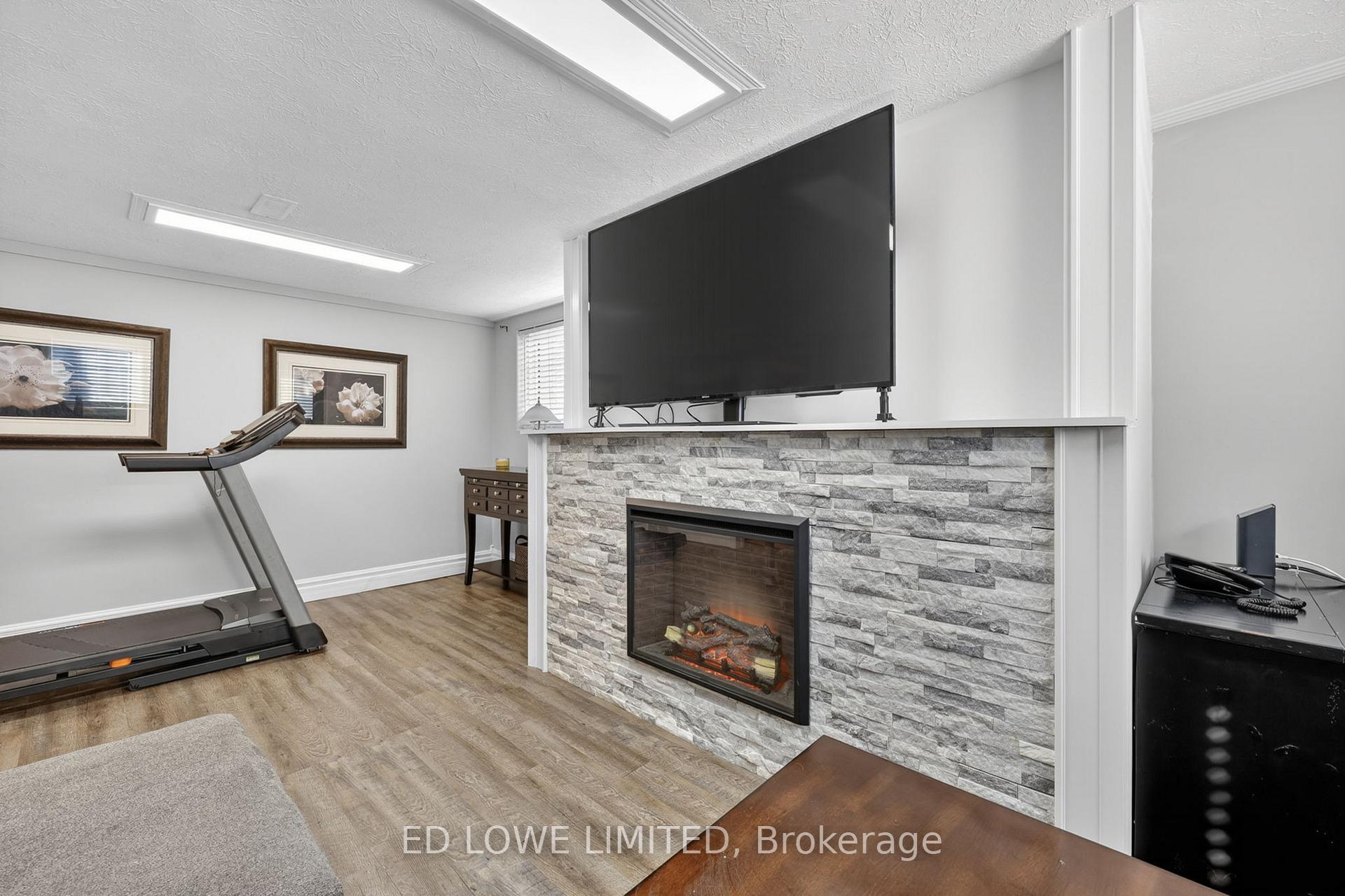 Photo 29 of 7 Howard Crescent, Barrie, Wellington — HOMEH