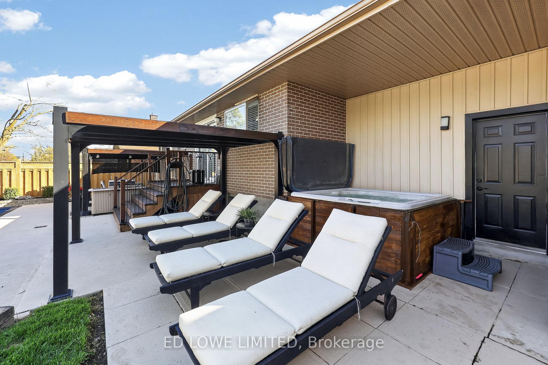Photo 44 of 7 Howard Crescent, Barrie, Wellington — HOMEH