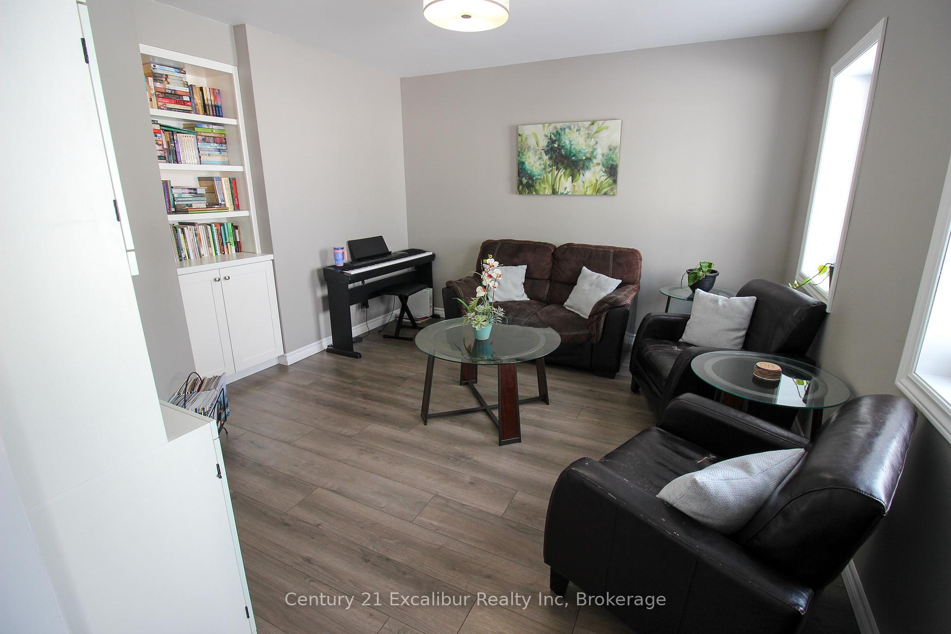 Photo 3 of 7104 Sixth line Road W, Centre Wellington, Rural Centre Wellington East — HOMEH