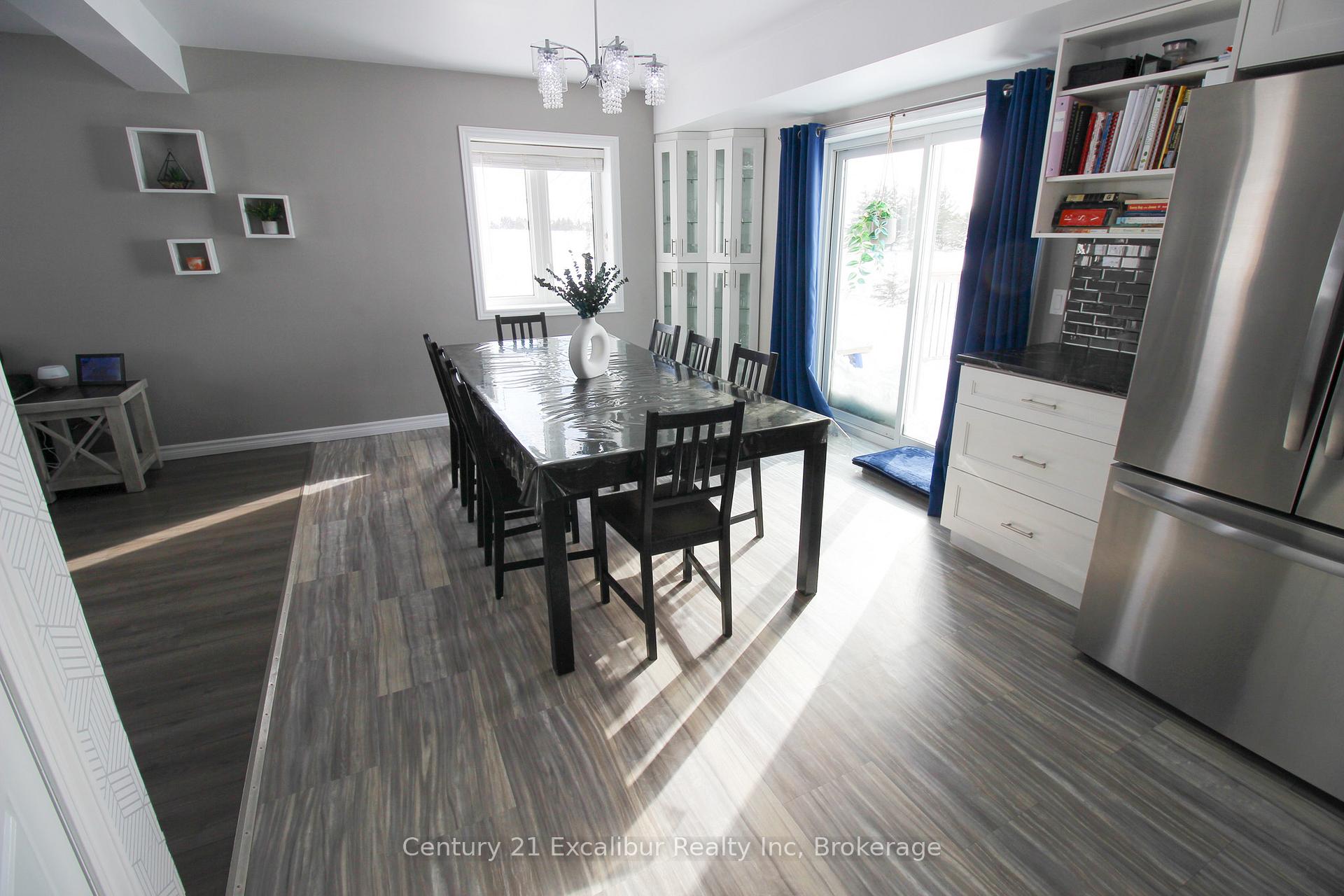Photo 5 of 7104 Sixth line Road W, Centre Wellington, Rural Centre Wellington East — HOMEH