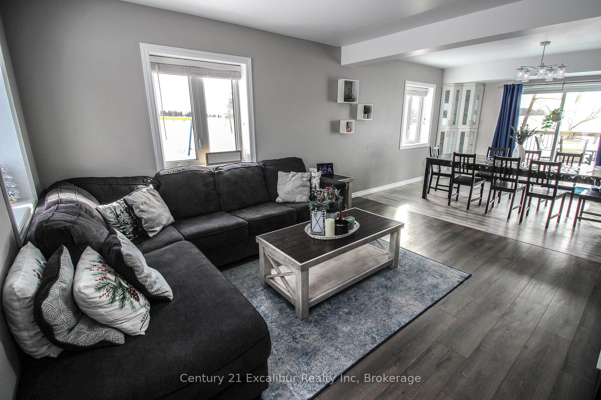 Photo 9 of 7104 Sixth line Road W, Centre Wellington, Rural Centre Wellington East — HOMEH