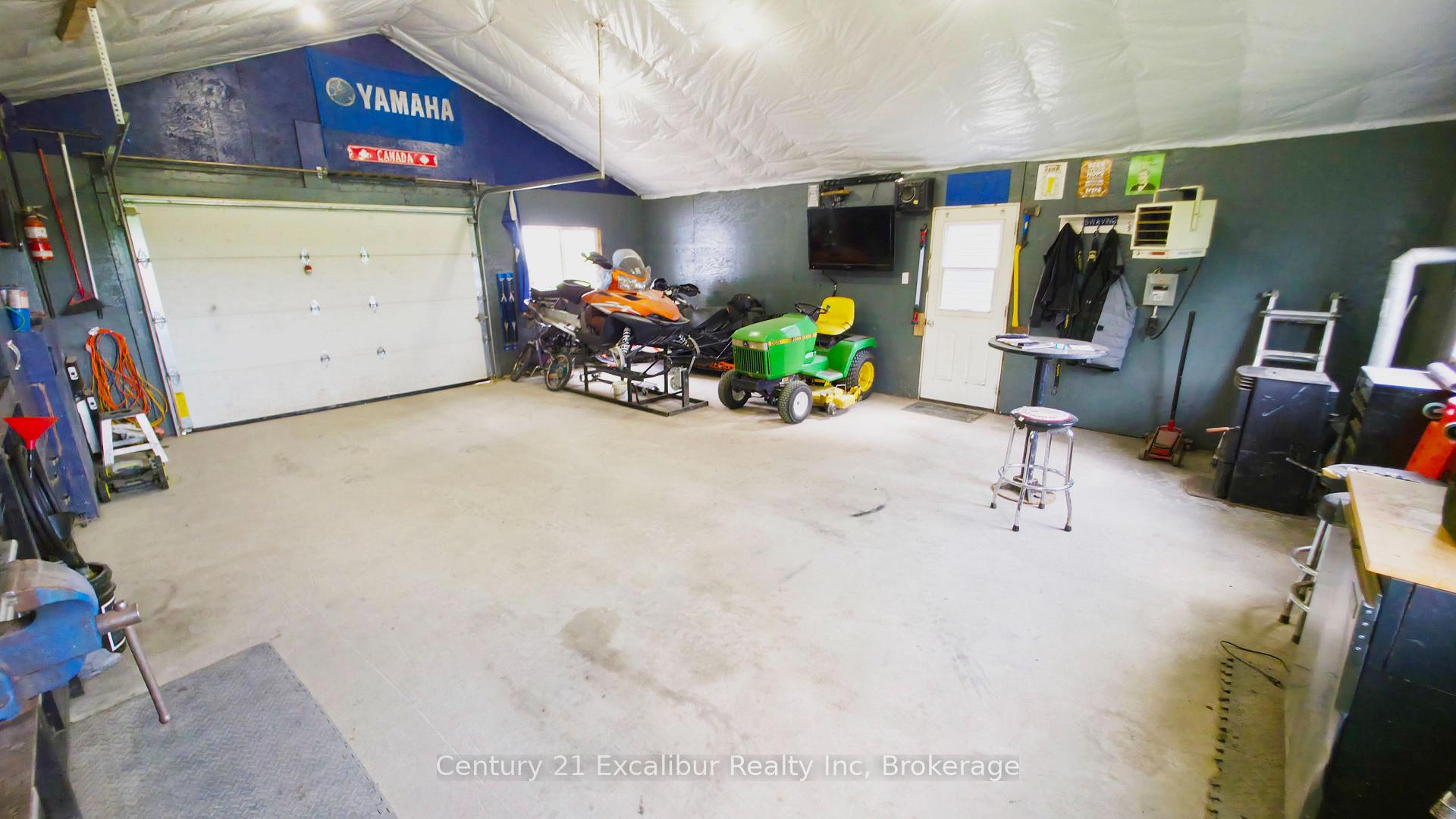 Photo 20 of 7104 Sixth line Road W, Centre Wellington, Rural Centre Wellington East — HOMEH