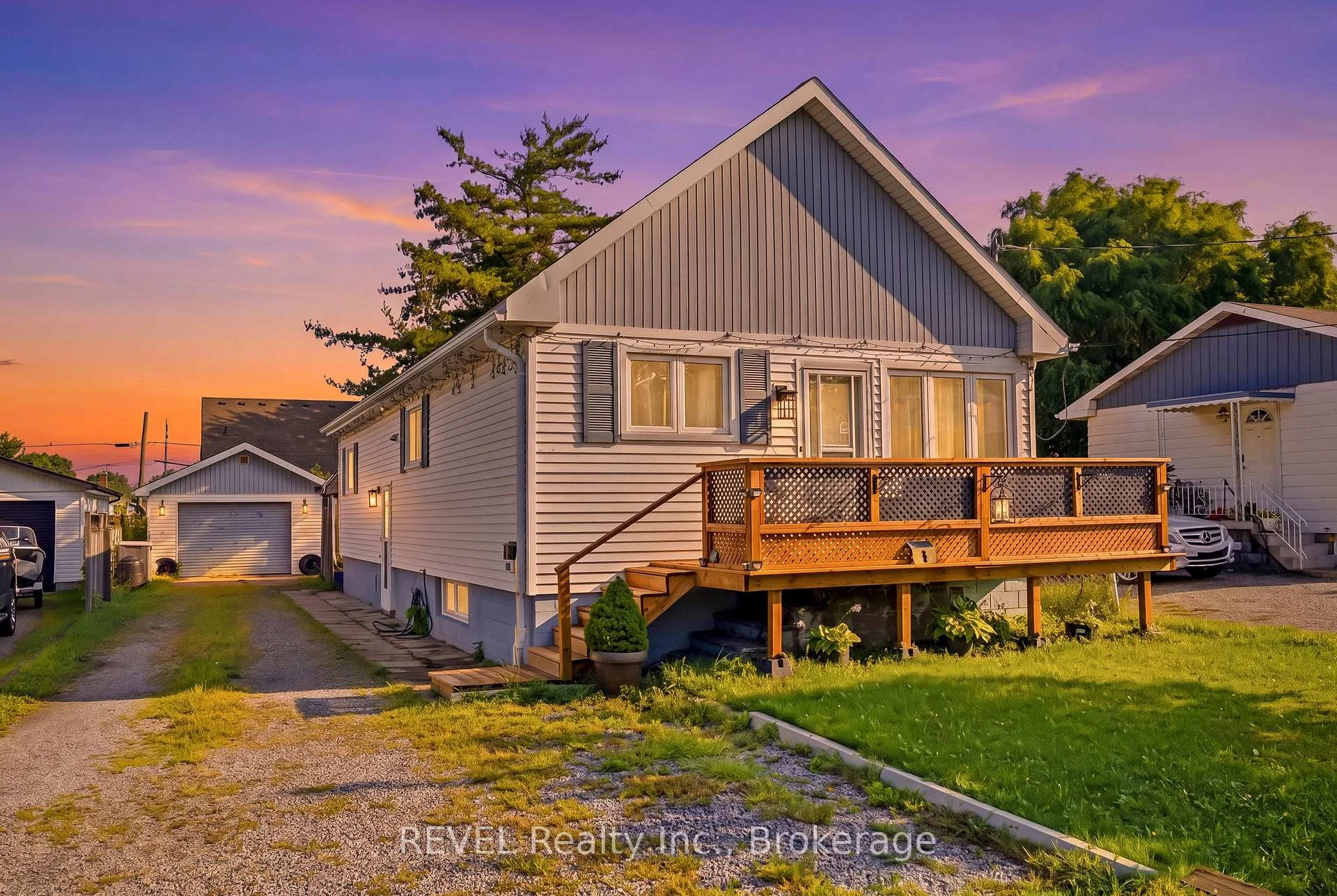 Photo 1 of 9 Cambridge Avenue, St. Catharines, Secord Woods — HOMEH