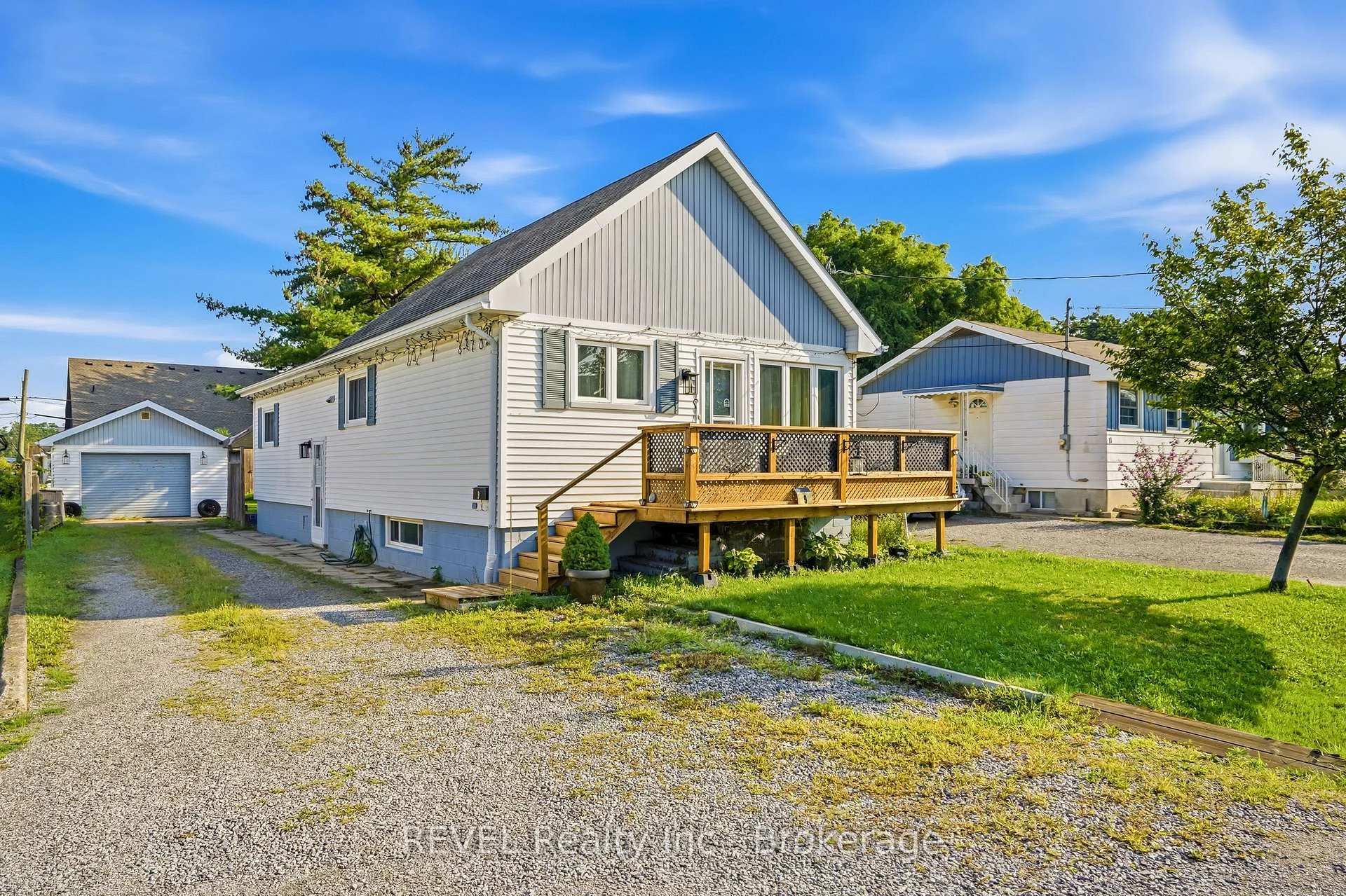Photo 4 of 9 Cambridge Avenue, St. Catharines, Secord Woods — HOMEH