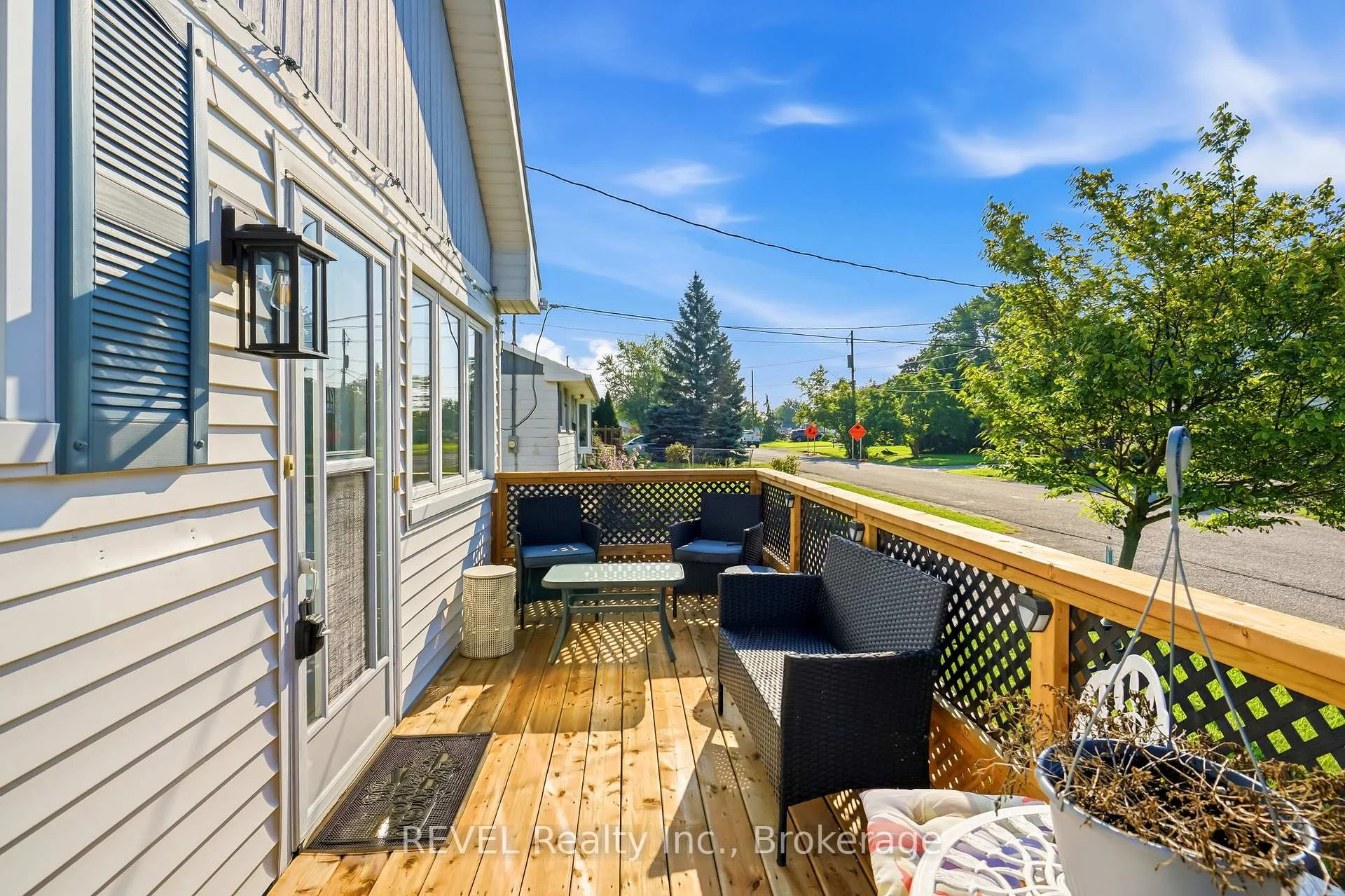Photo 6 of 9 Cambridge Avenue, St. Catharines, Secord Woods — HOMEH
