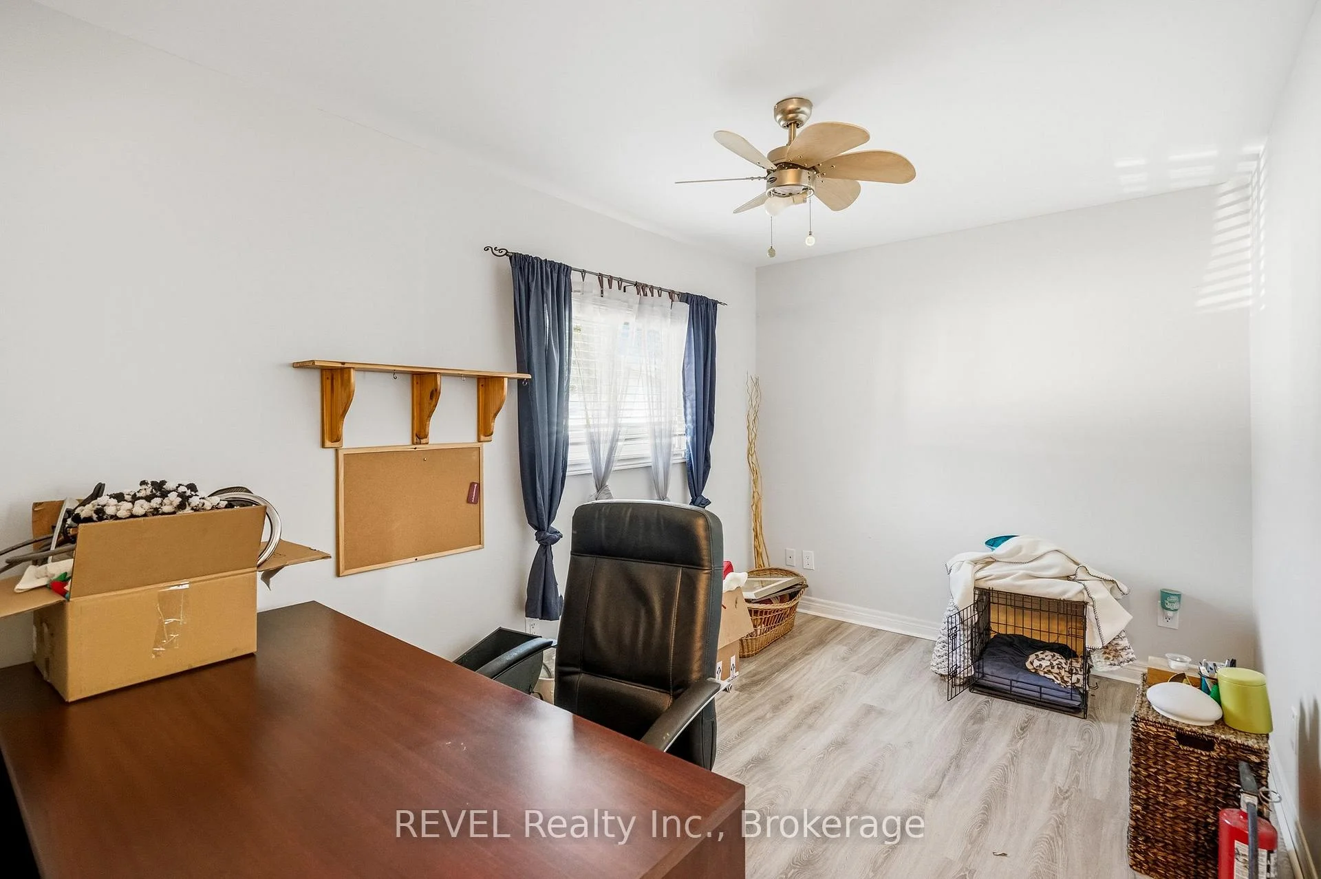 Photo 8 of 9 Cambridge Avenue, St. Catharines, Secord Woods — HOMEH