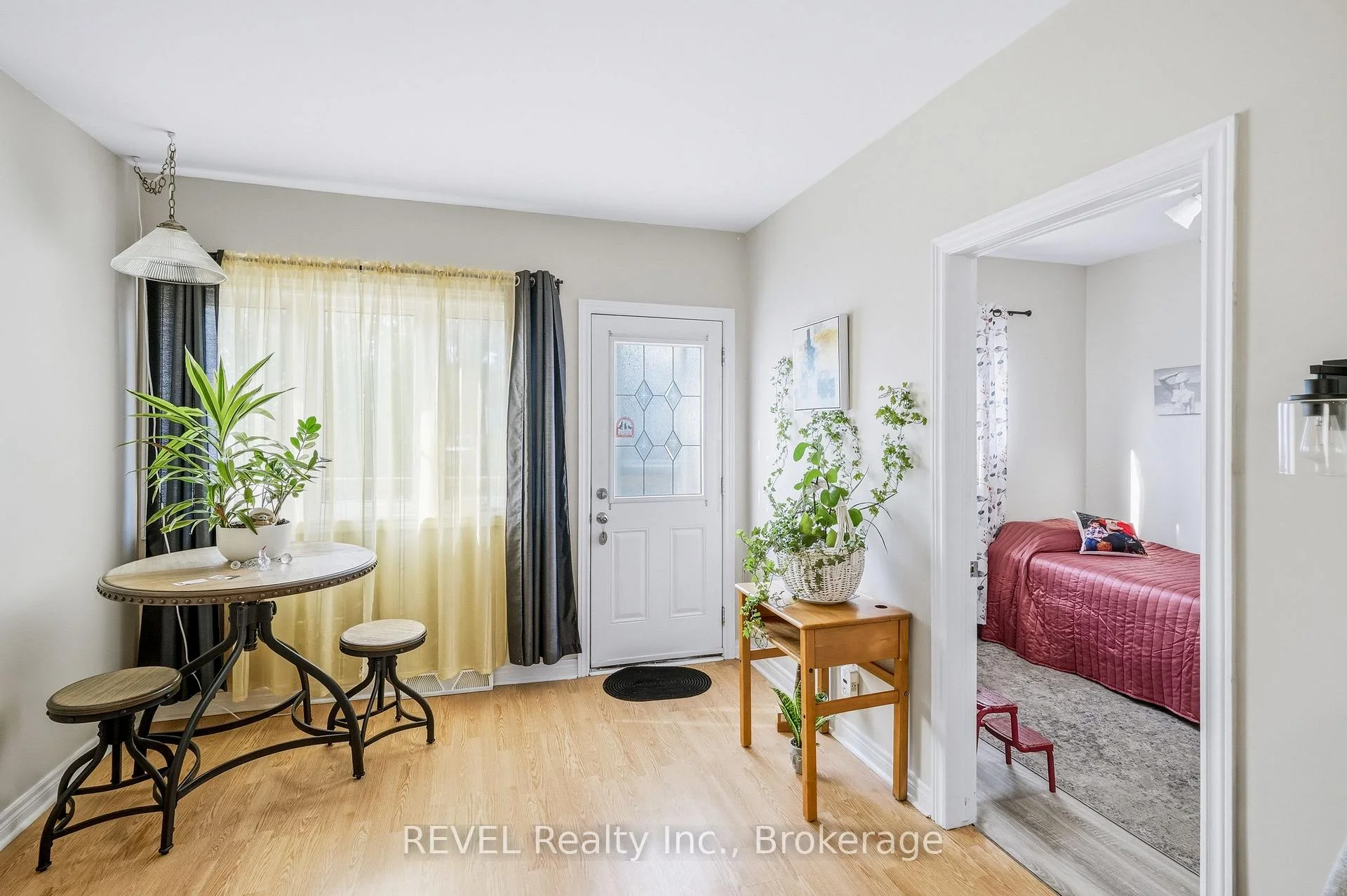 Photo 10 of 9 Cambridge Avenue, St. Catharines, Secord Woods — HOMEH