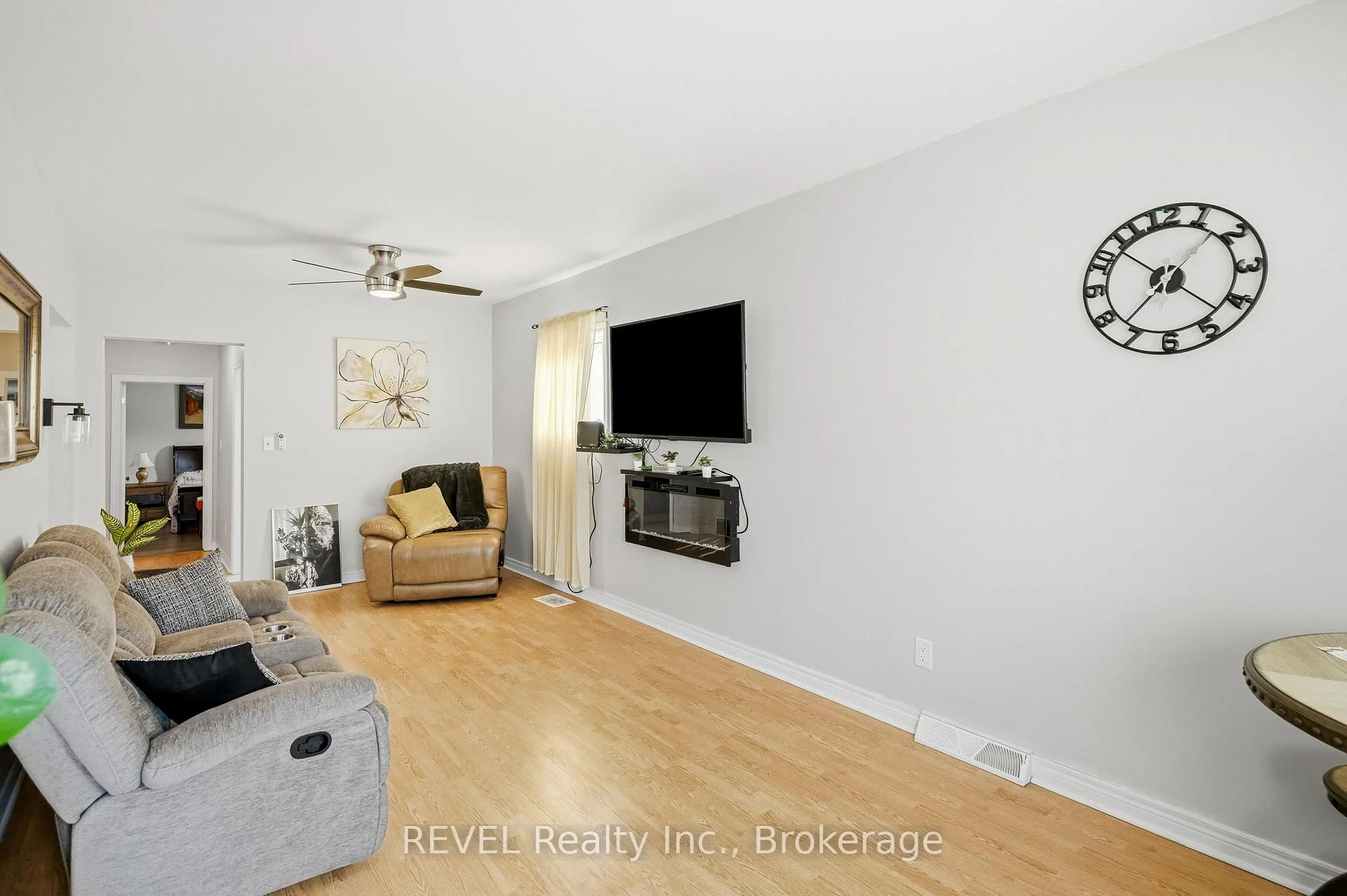 Photo 11 of 9 Cambridge Avenue, St. Catharines, Secord Woods — HOMEH