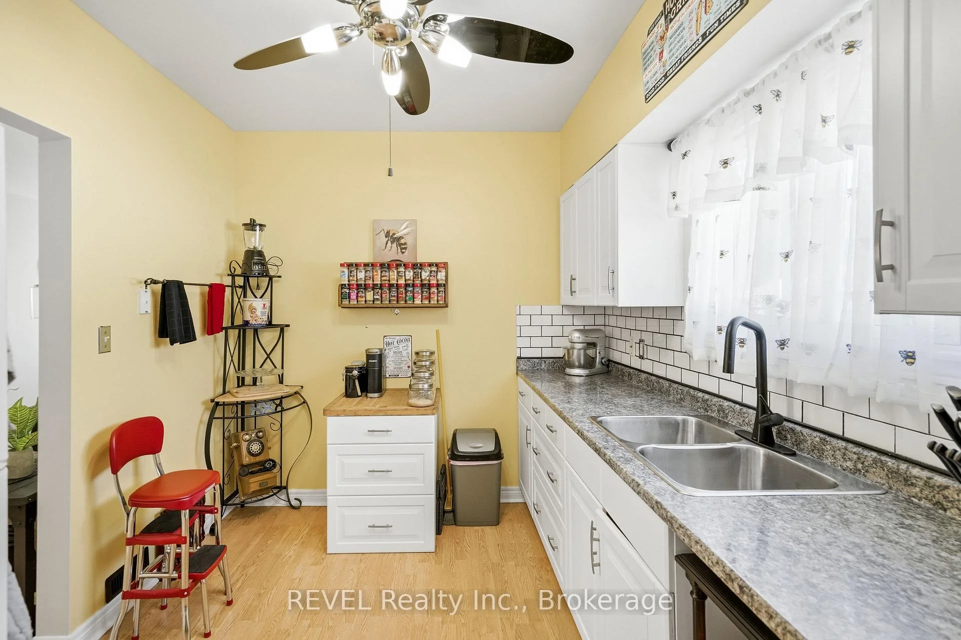 Photo 16 of 9 Cambridge Avenue, St. Catharines, Secord Woods — HOMEH