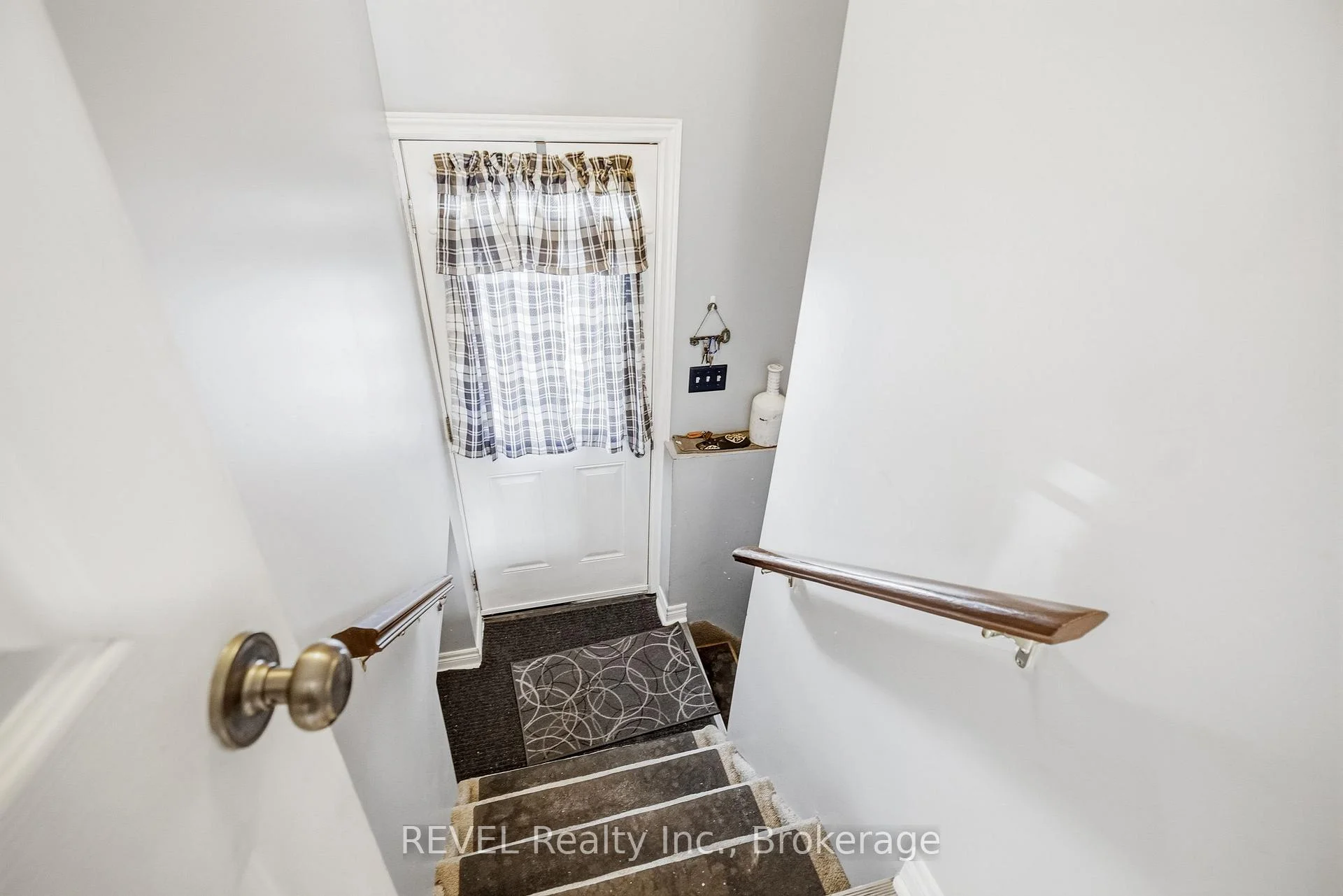 Photo 20 of 9 Cambridge Avenue, St. Catharines, Secord Woods — HOMEH
