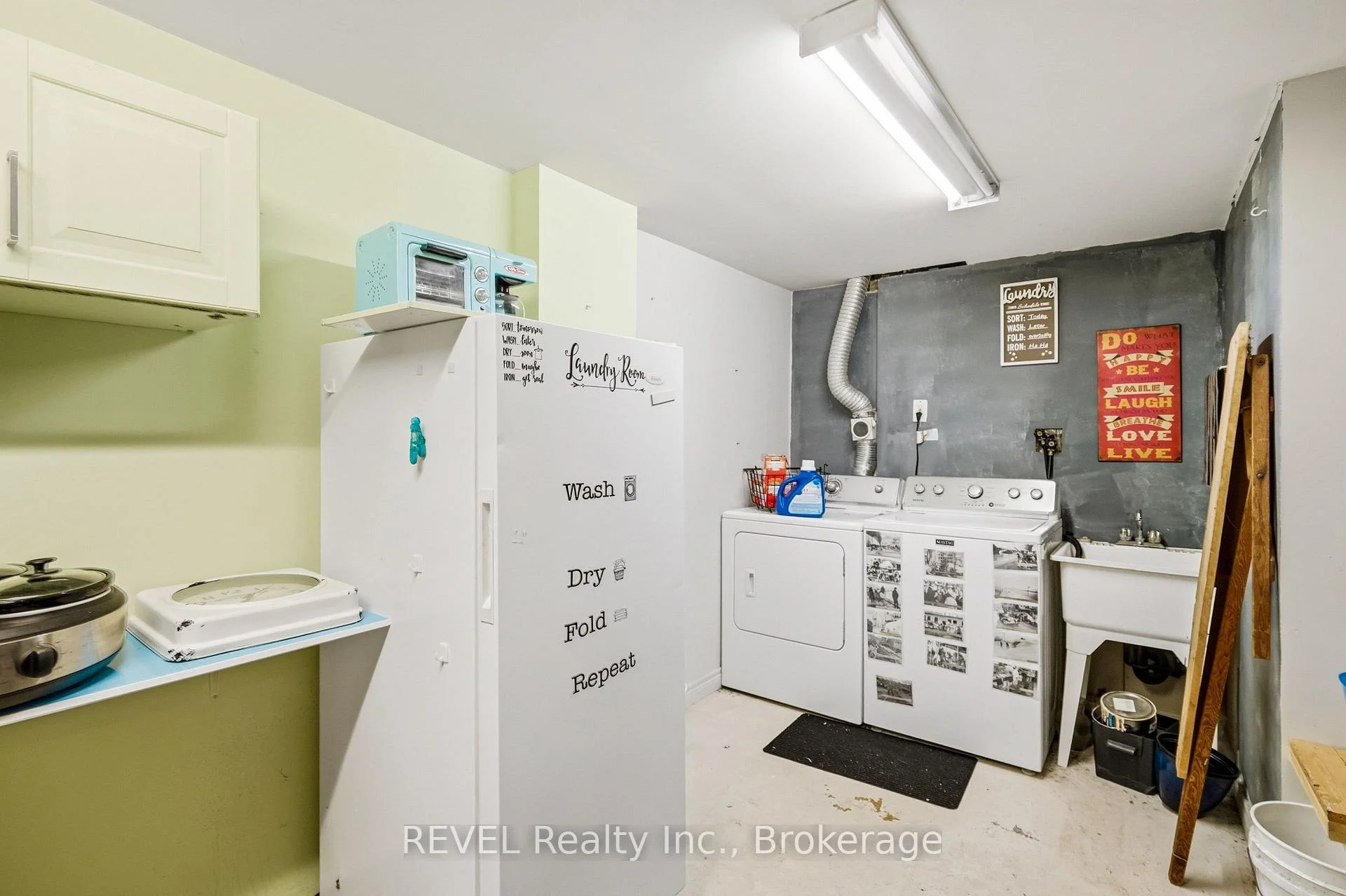 Photo 21 of 9 Cambridge Avenue, St. Catharines, Secord Woods — HOMEH