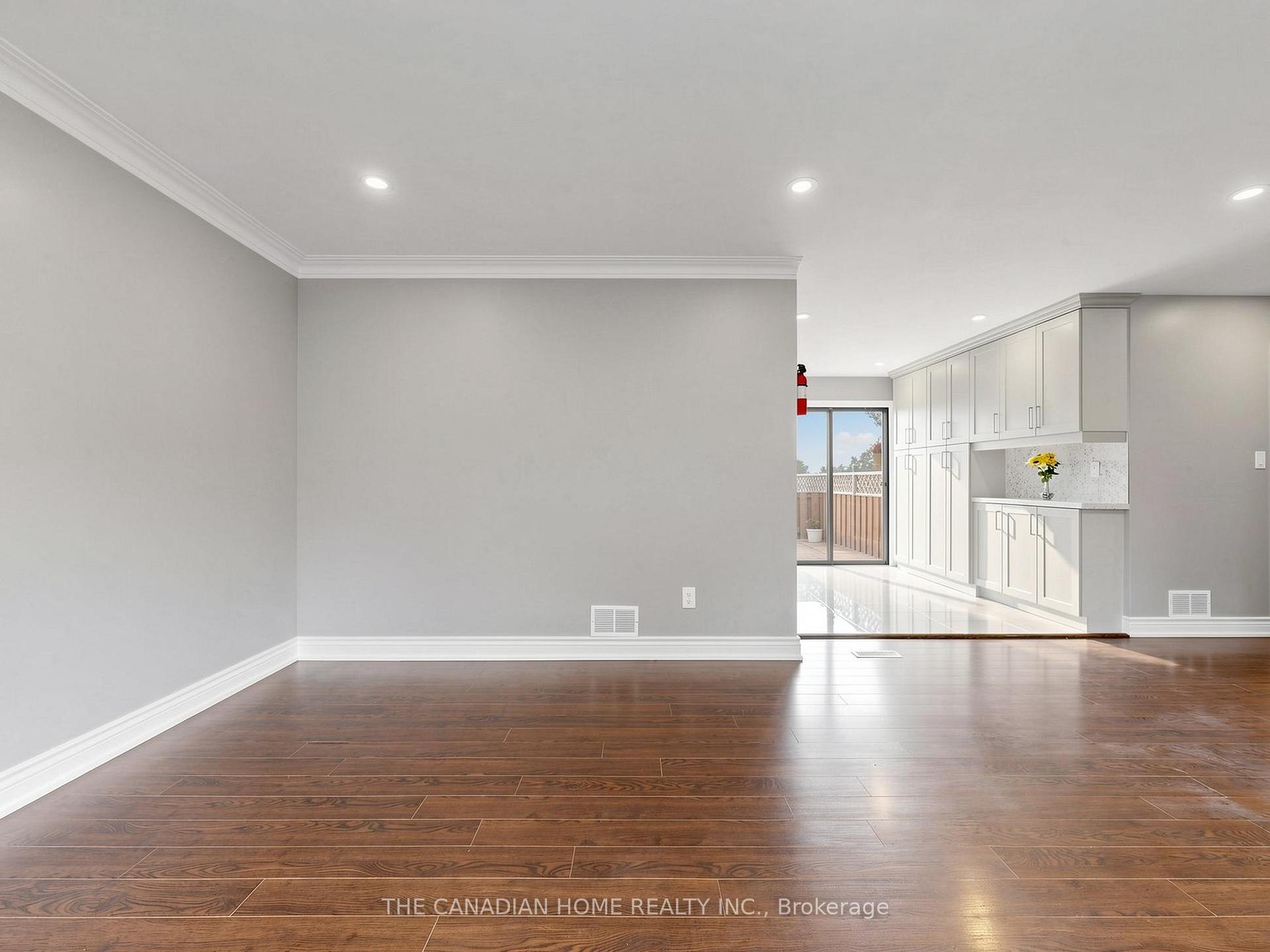 Photo 6 of 470 Cromwell Avenue, Oshawa, Vanier — HOMEH