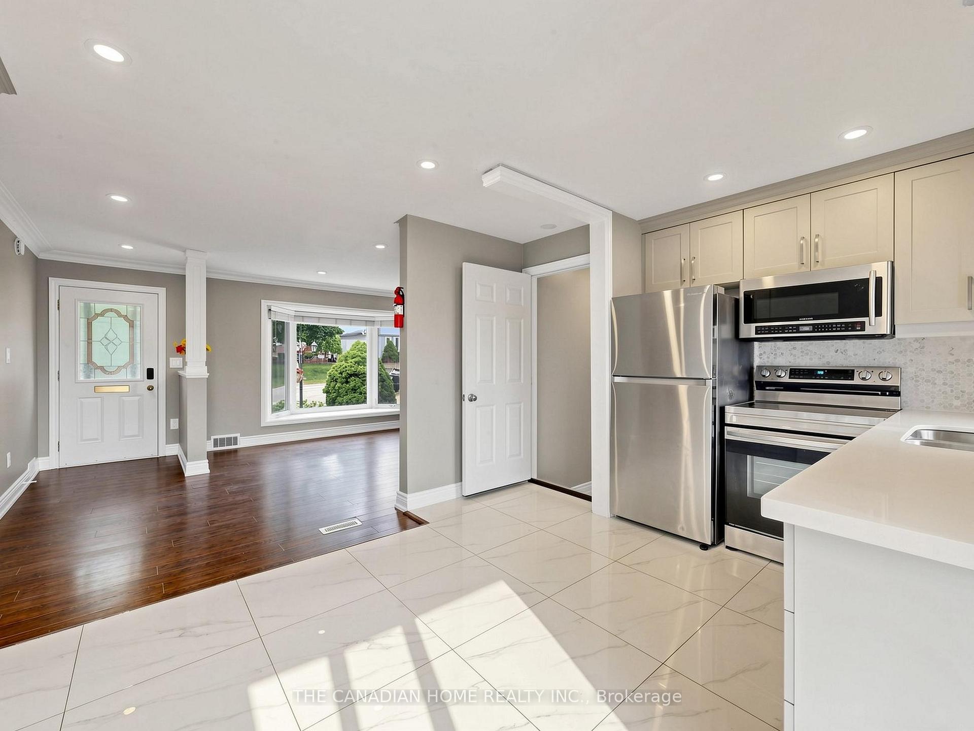 Photo 11 of 470 Cromwell Avenue, Oshawa, Vanier — HOMEH