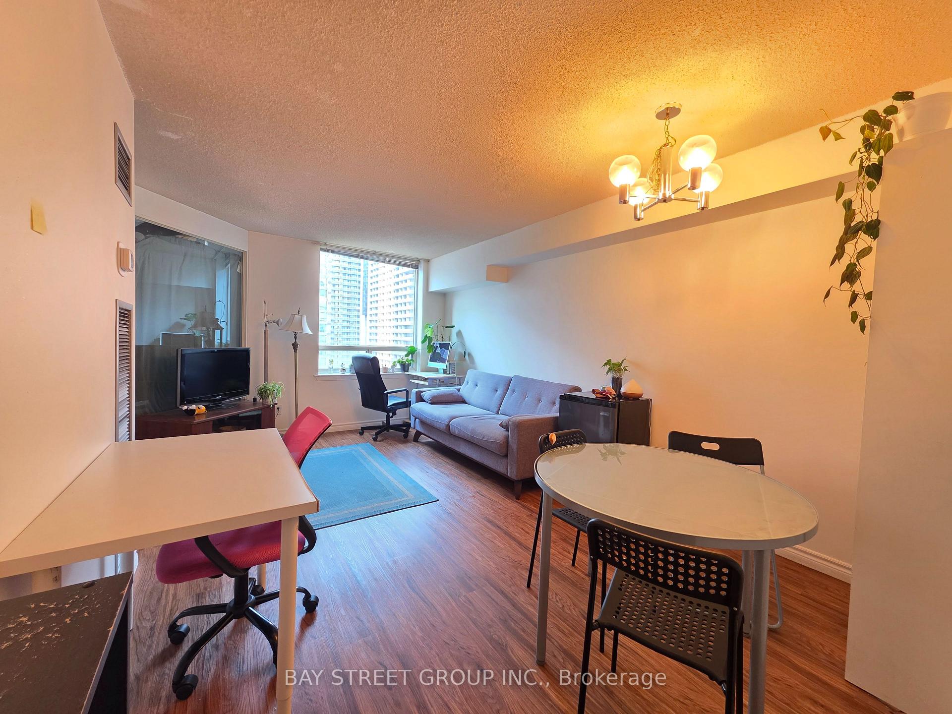 Photo 3 of Unit 1202, 633 Bay Street, Toronto, Bay Street Corridor — HOMEH