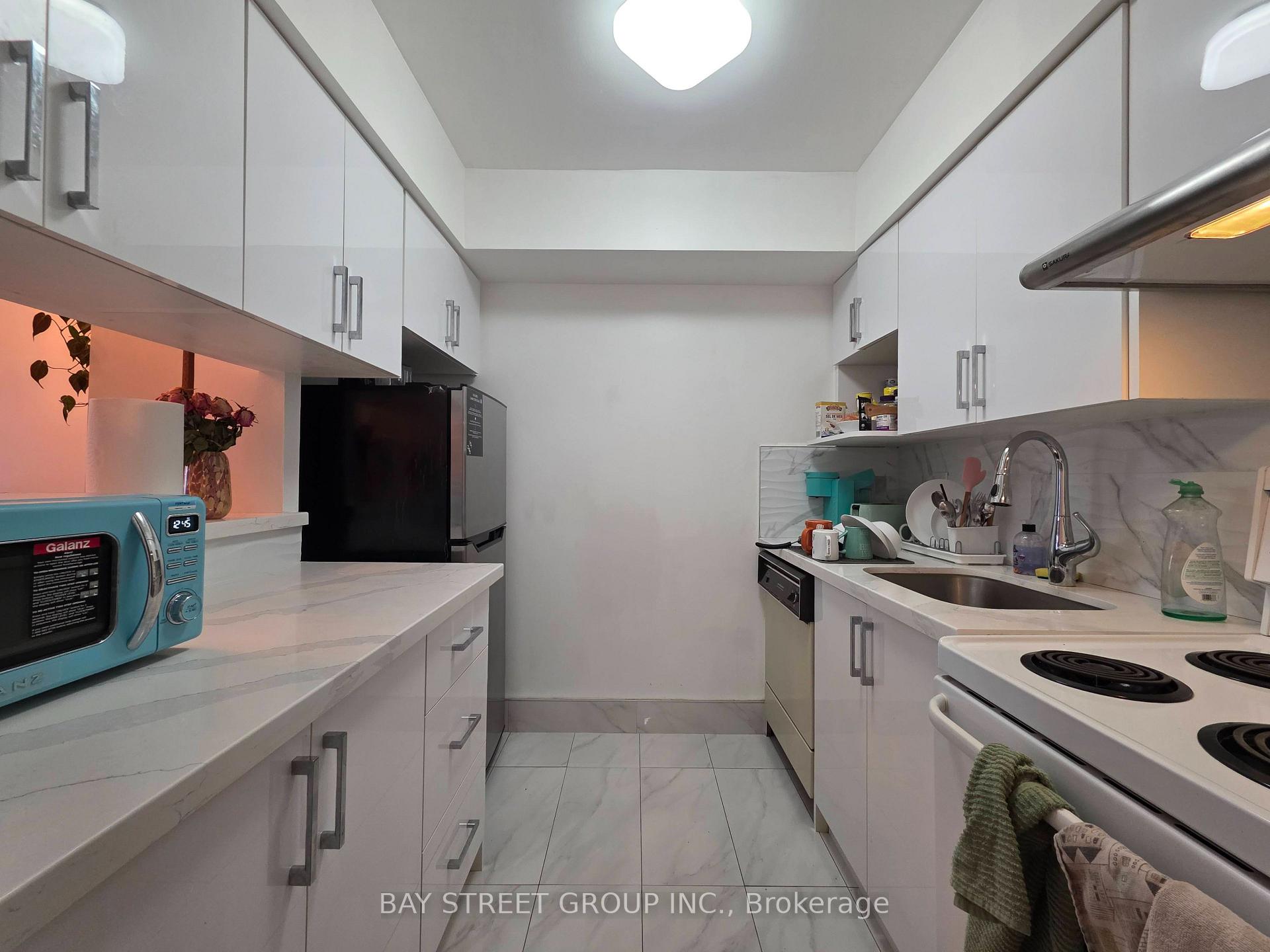 Photo 7 of Unit 1202, 633 Bay Street, Toronto, Bay Street Corridor — HOMEH