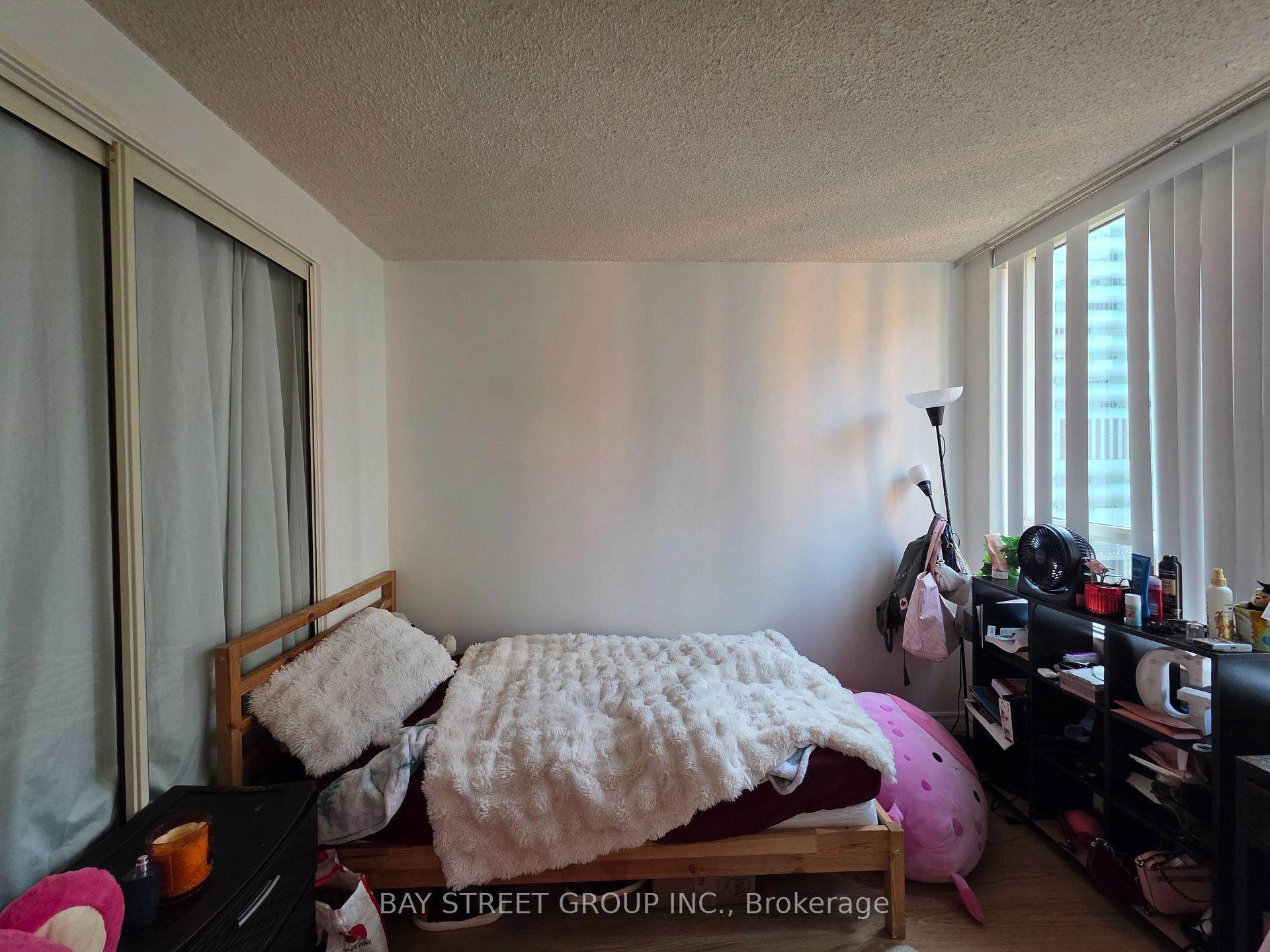 Photo 12 of Unit 1202, 633 Bay Street, Toronto, Bay Street Corridor — HOMEH