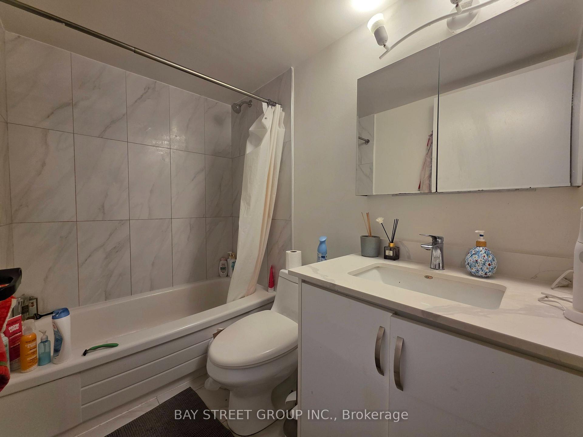 Photo 14 of Unit 1202, 633 Bay Street, Toronto, Bay Street Corridor — HOMEH
