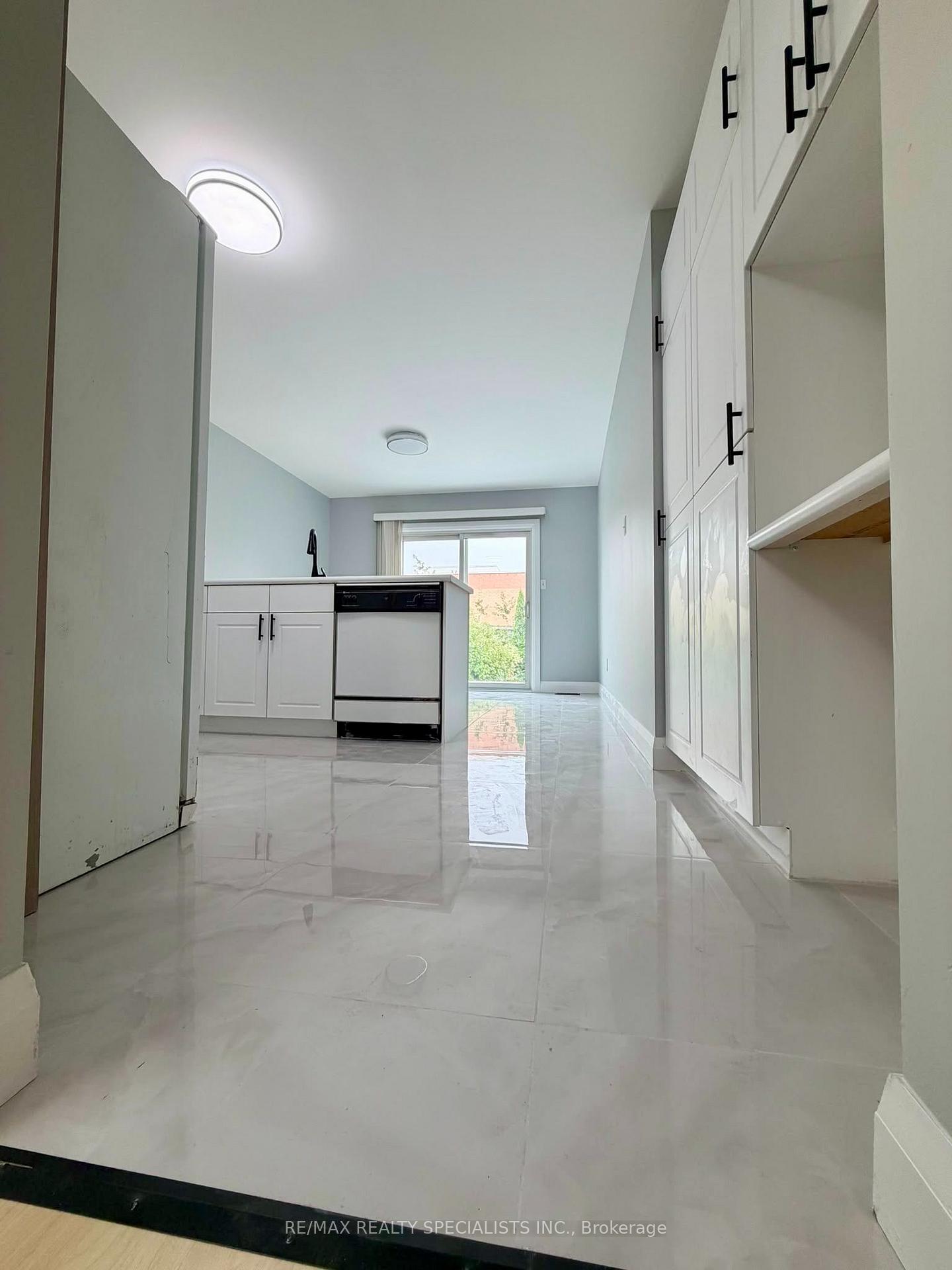 Photo 6 of Unit 19, 145 North Centre Road, London, North B — HOMEH