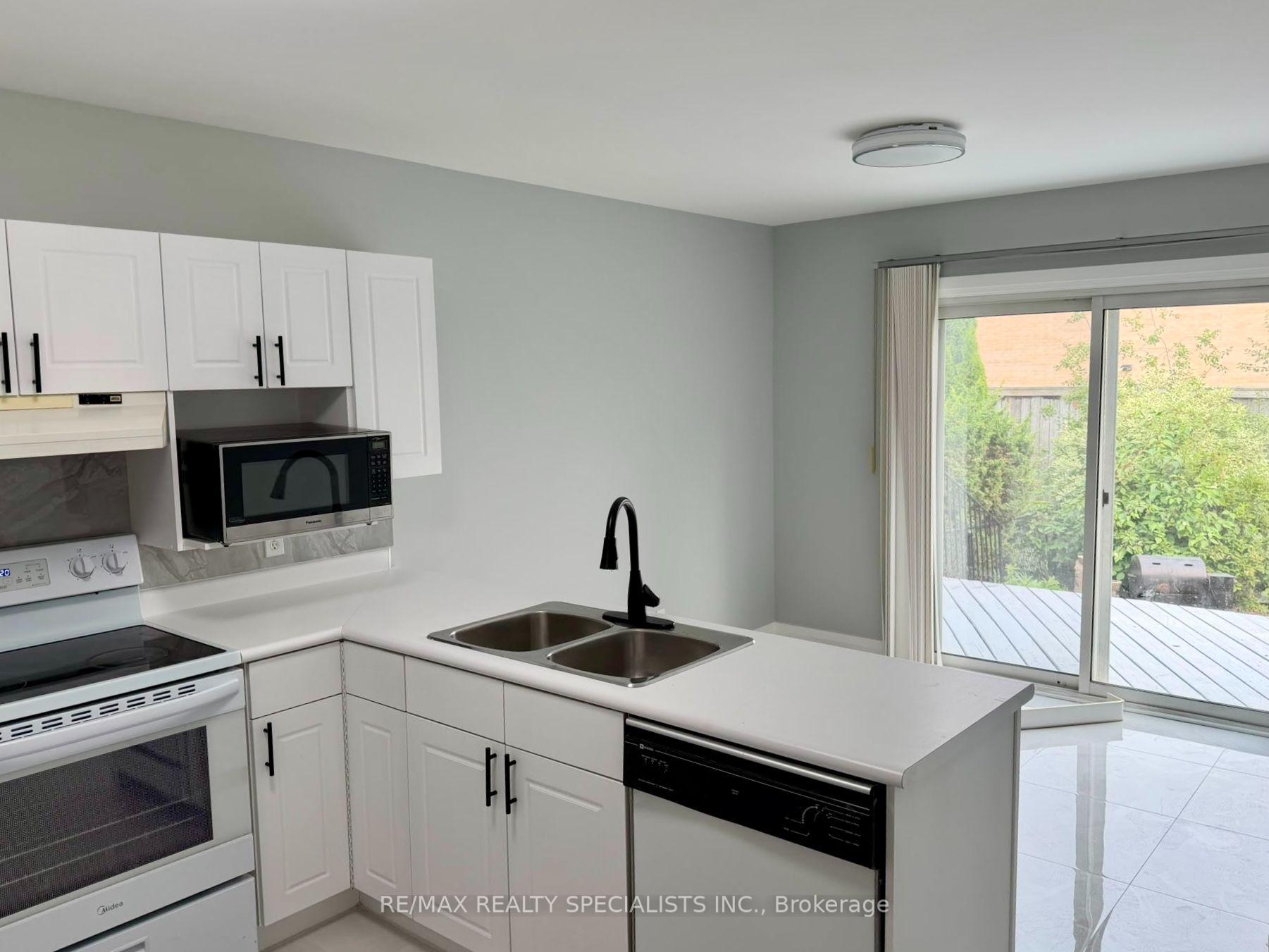Photo 9 of Unit 19, 145 North Centre Road, London, North B — HOMEH