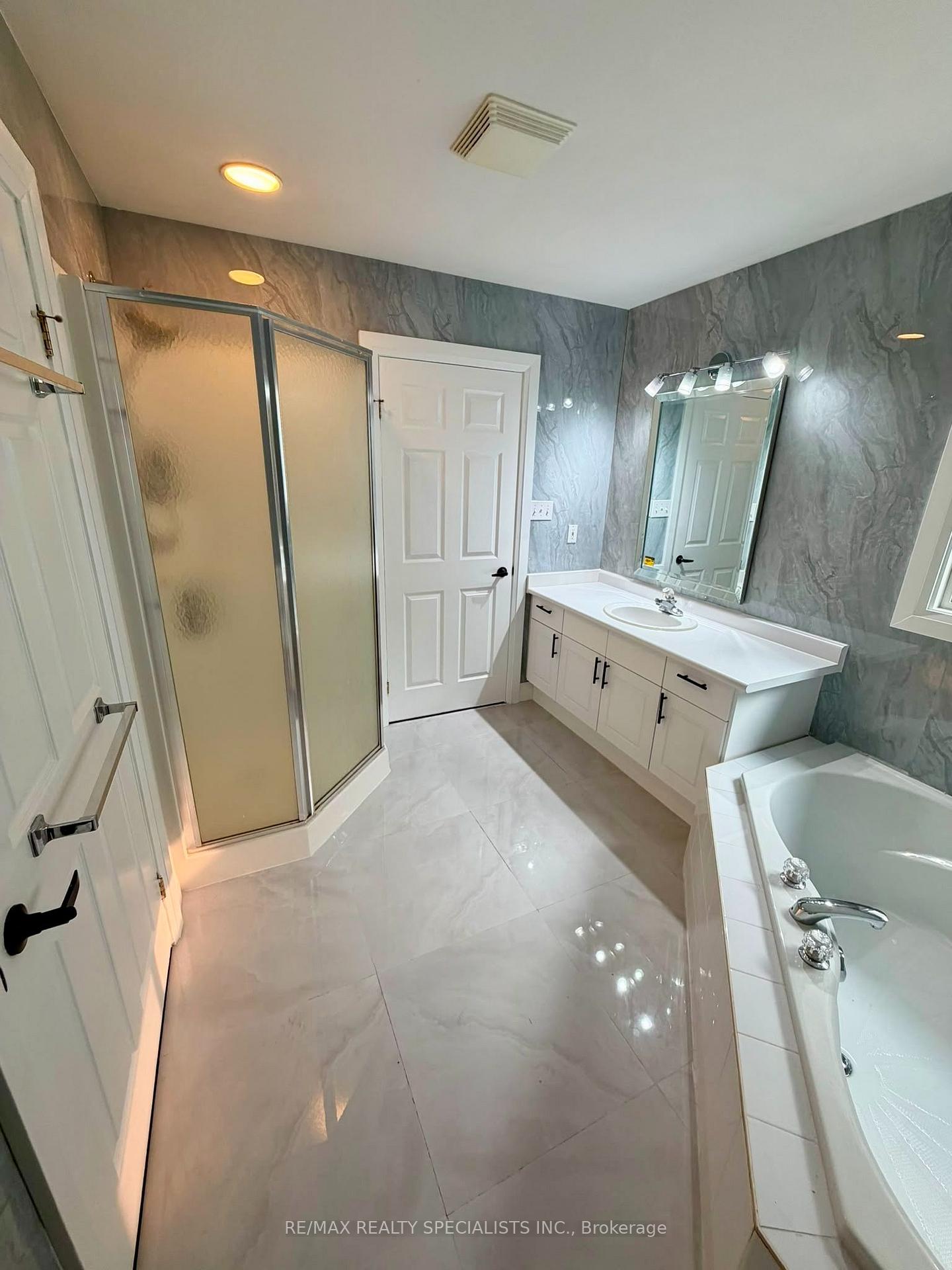 Photo 11 of Unit 19, 145 North Centre Road, London, North B — HOMEH